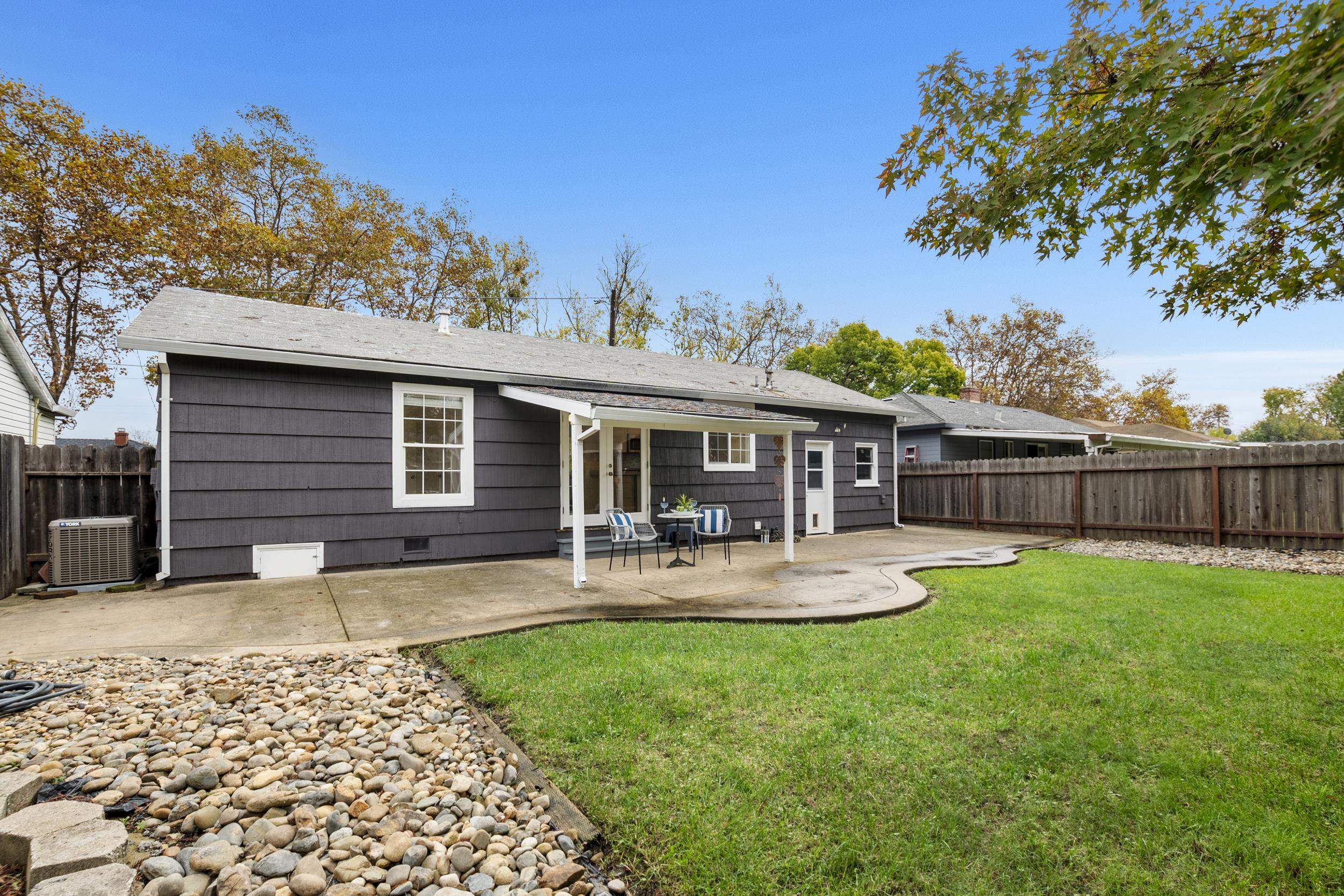 Detail Gallery Image 11 of 21 For 2561 Pacific St, Napa,  CA 94558 - 2 Beds | 1 Baths