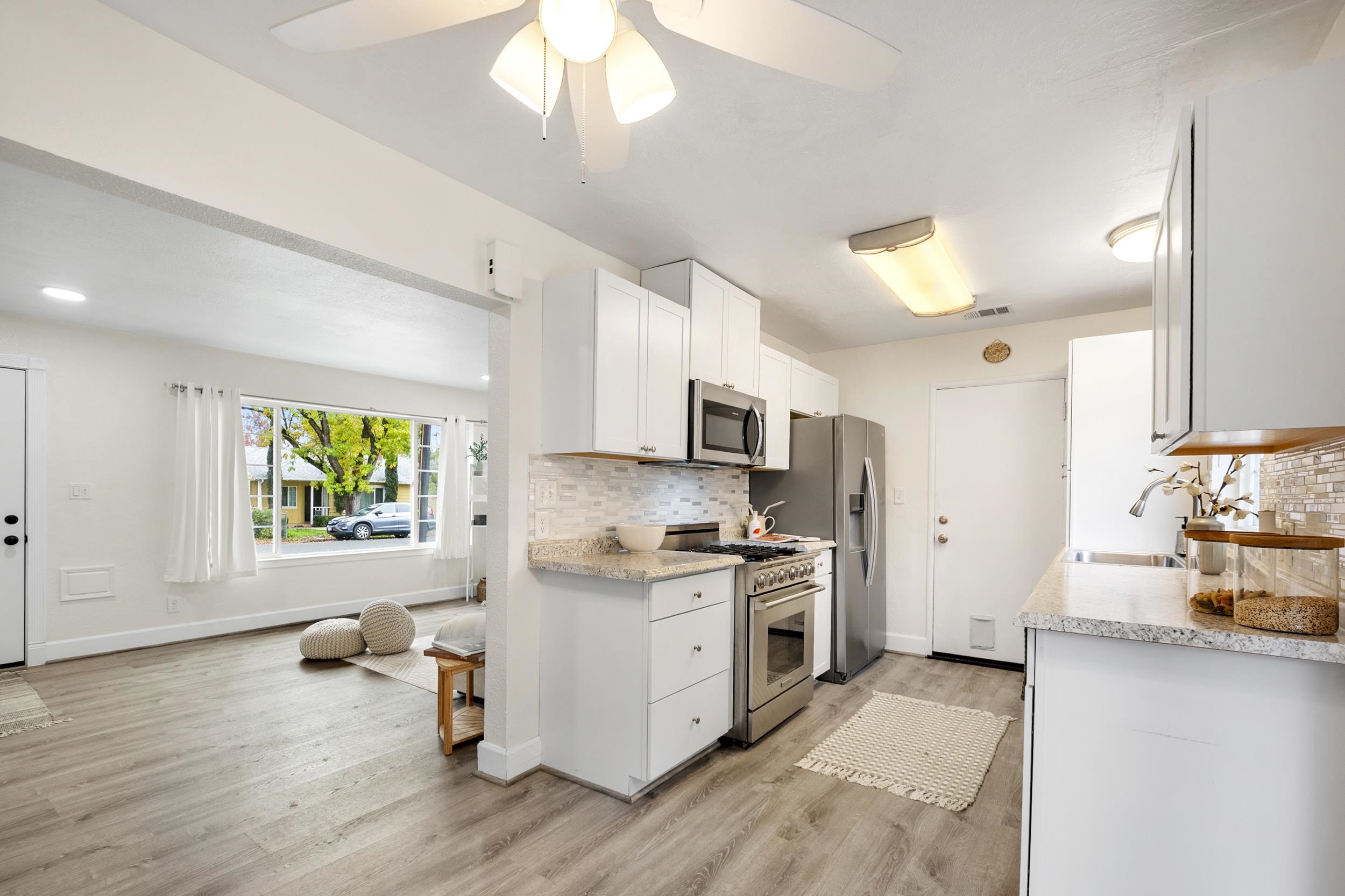 Detail Gallery Image 5 of 21 For 2561 Pacific St, Napa,  CA 94558 - 2 Beds | 1 Baths