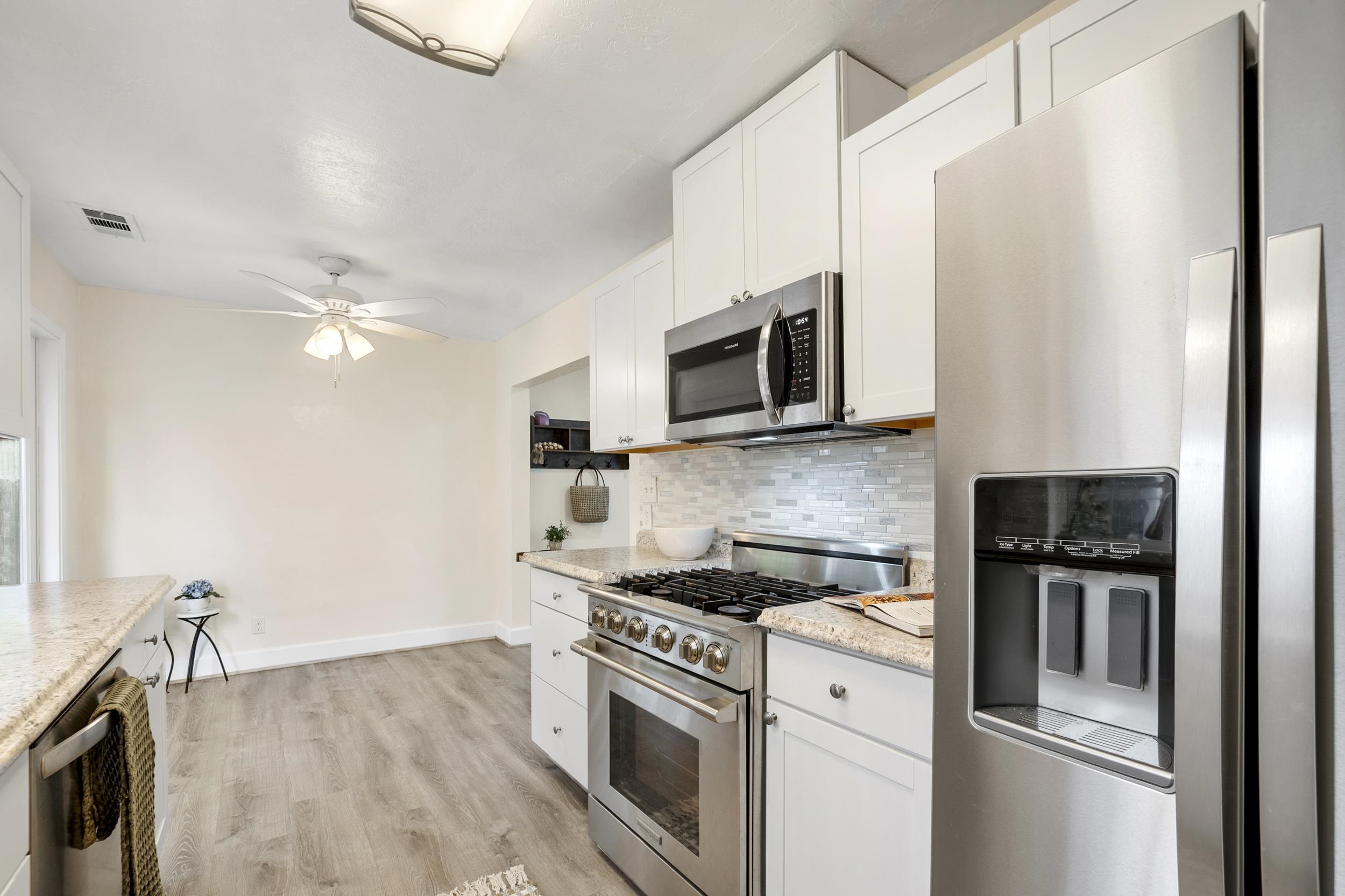 Detail Gallery Image 6 of 21 For 2561 Pacific St, Napa,  CA 94558 - 2 Beds | 1 Baths