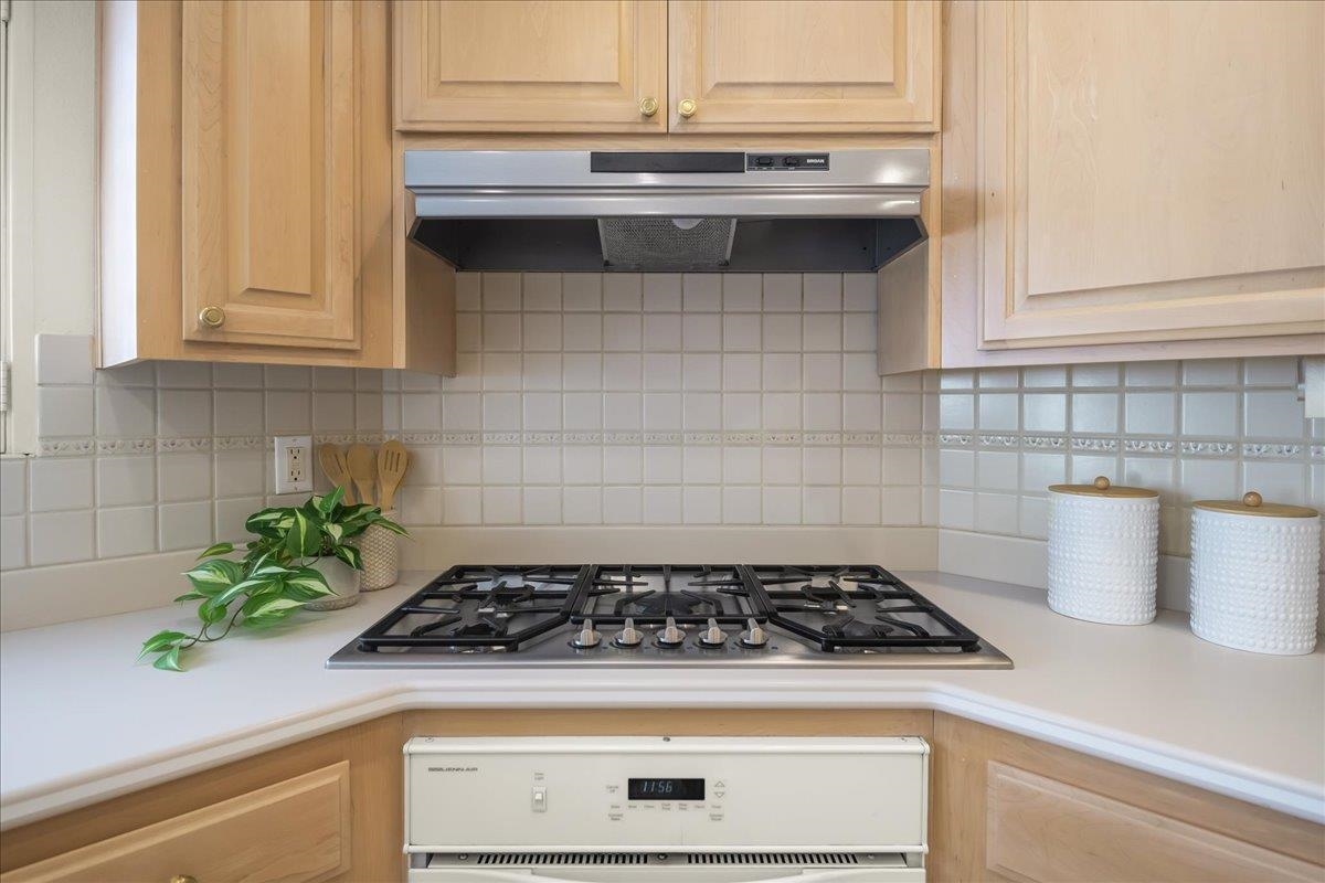 Detail Gallery Image 16 of 35 For 4141 Mattos Dr, Fremont,  CA 94536 - 4 Beds | 2/1 Baths