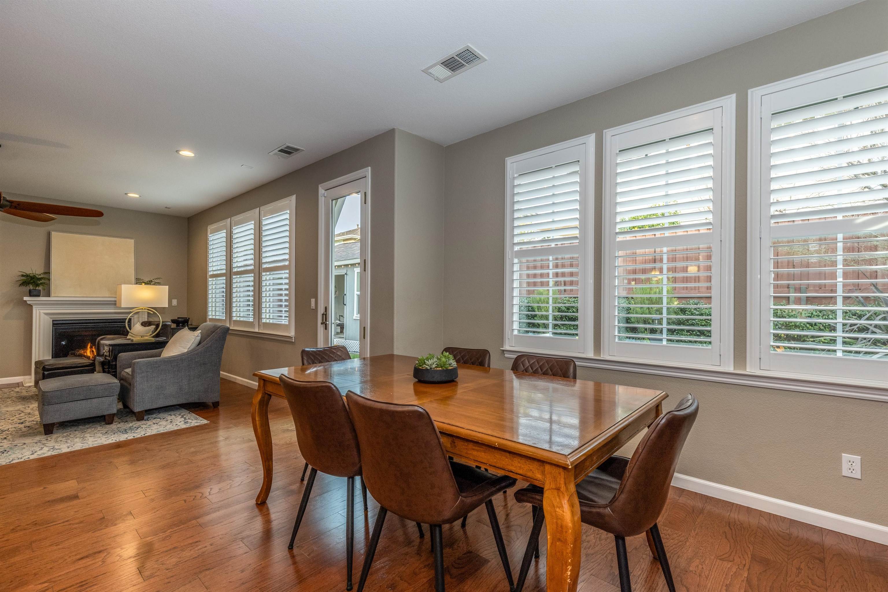 Detail Gallery Image 12 of 60 For 1384 Buckhorn Creek Rd, Livermore,  CA 94550 - 4 Beds | 2/1 Baths