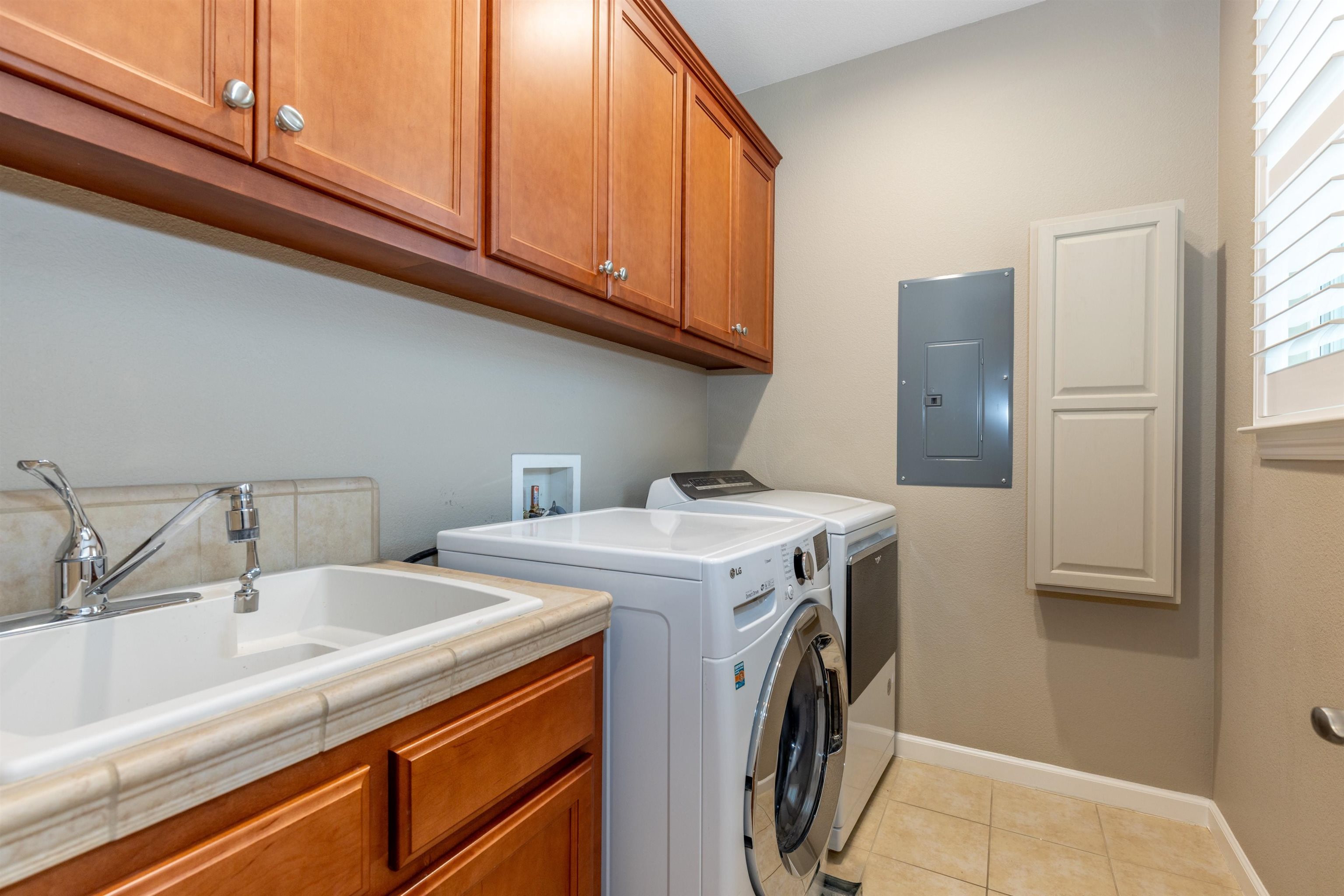 Detail Gallery Image 34 of 60 For 1384 Buckhorn Creek Rd, Livermore,  CA 94550 - 4 Beds | 2/1 Baths