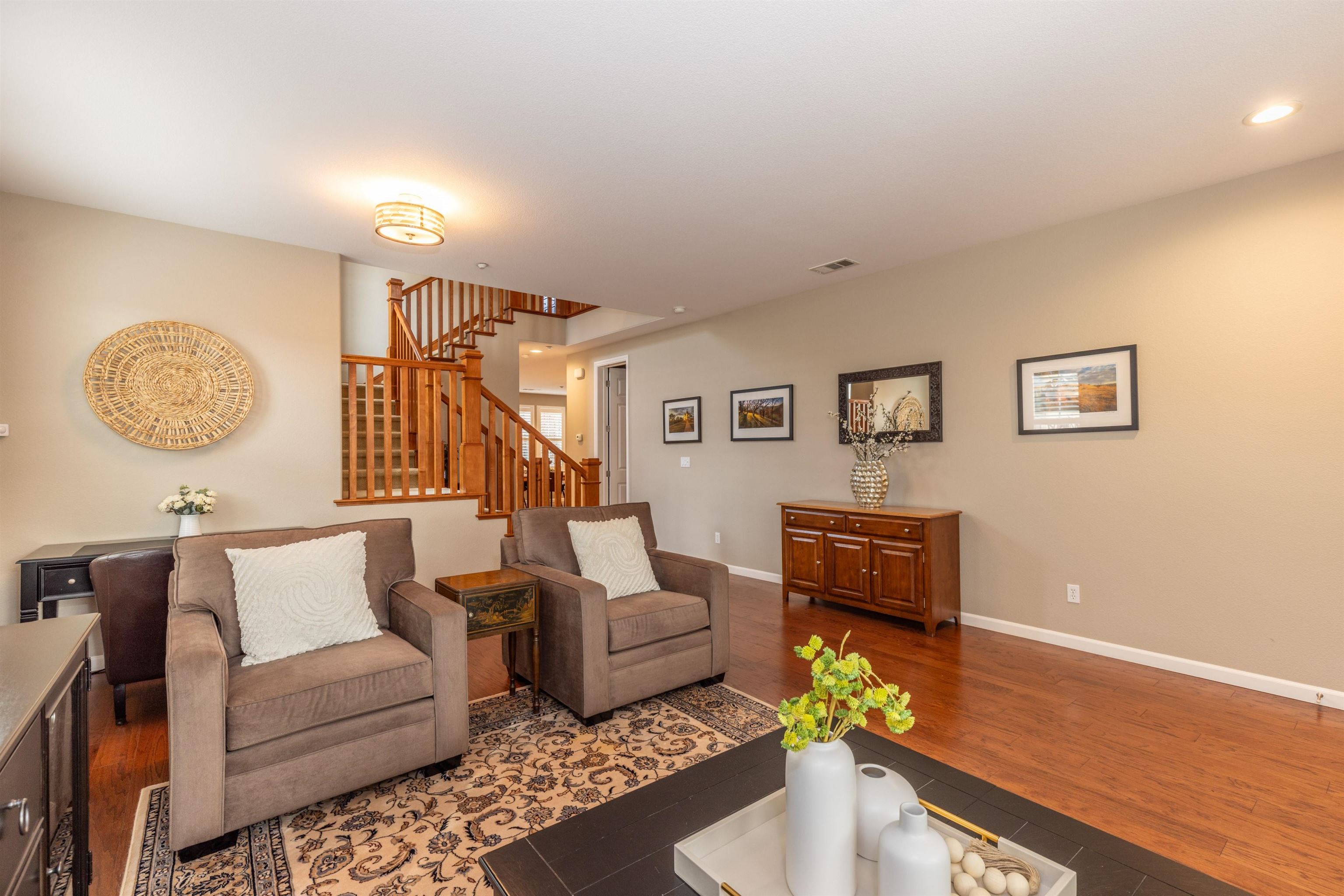 Detail Gallery Image 8 of 60 For 1384 Buckhorn Creek Rd, Livermore,  CA 94550 - 4 Beds | 2/1 Baths