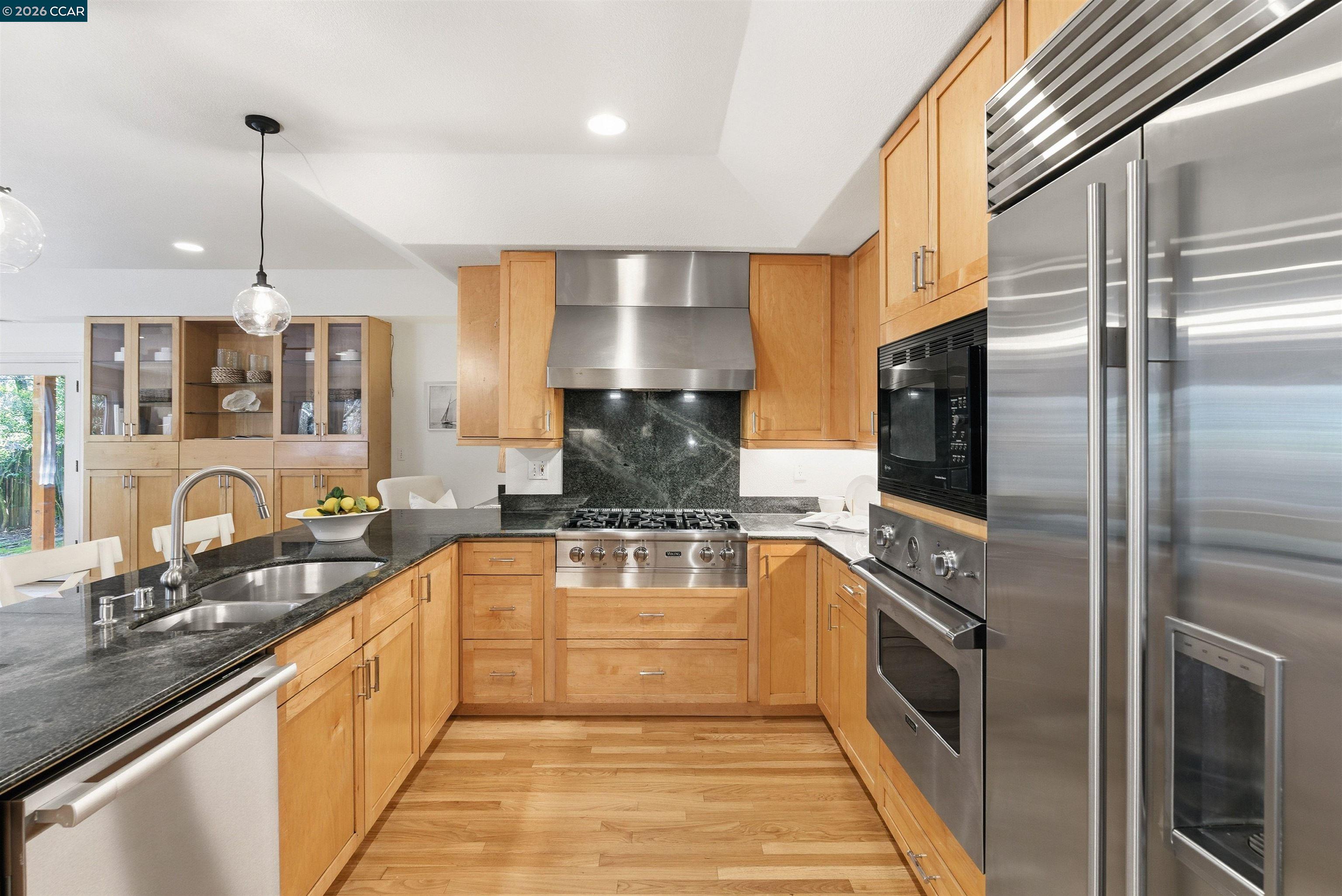 Detail Gallery Image 13 of 42 For 82 Sleepy Hollow Ln, Orinda,  CA 94563 - 5 Beds | 3 Baths