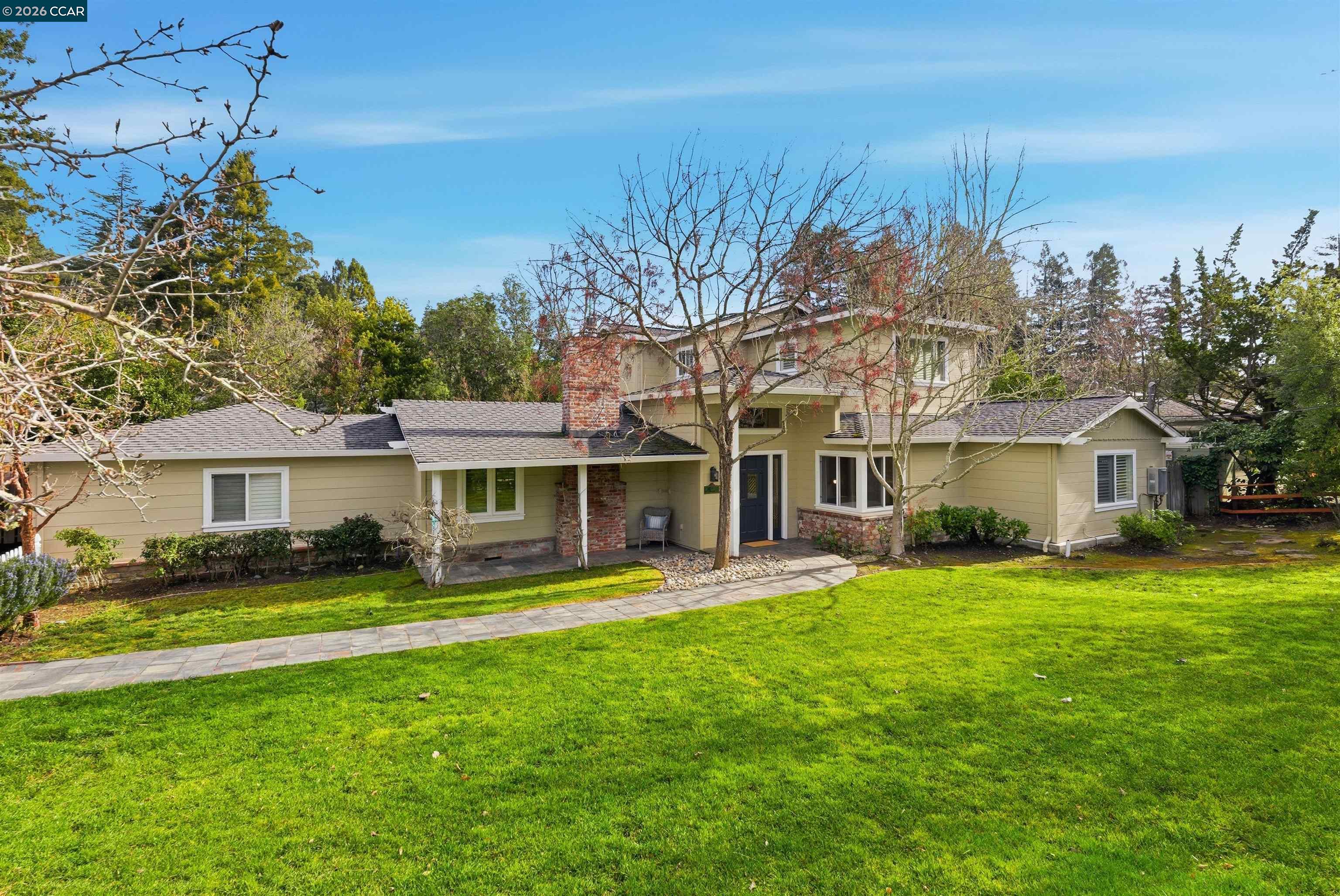 Detail Gallery Image 3 of 42 For 82 Sleepy Hollow Ln, Orinda,  CA 94563 - 5 Beds | 3 Baths