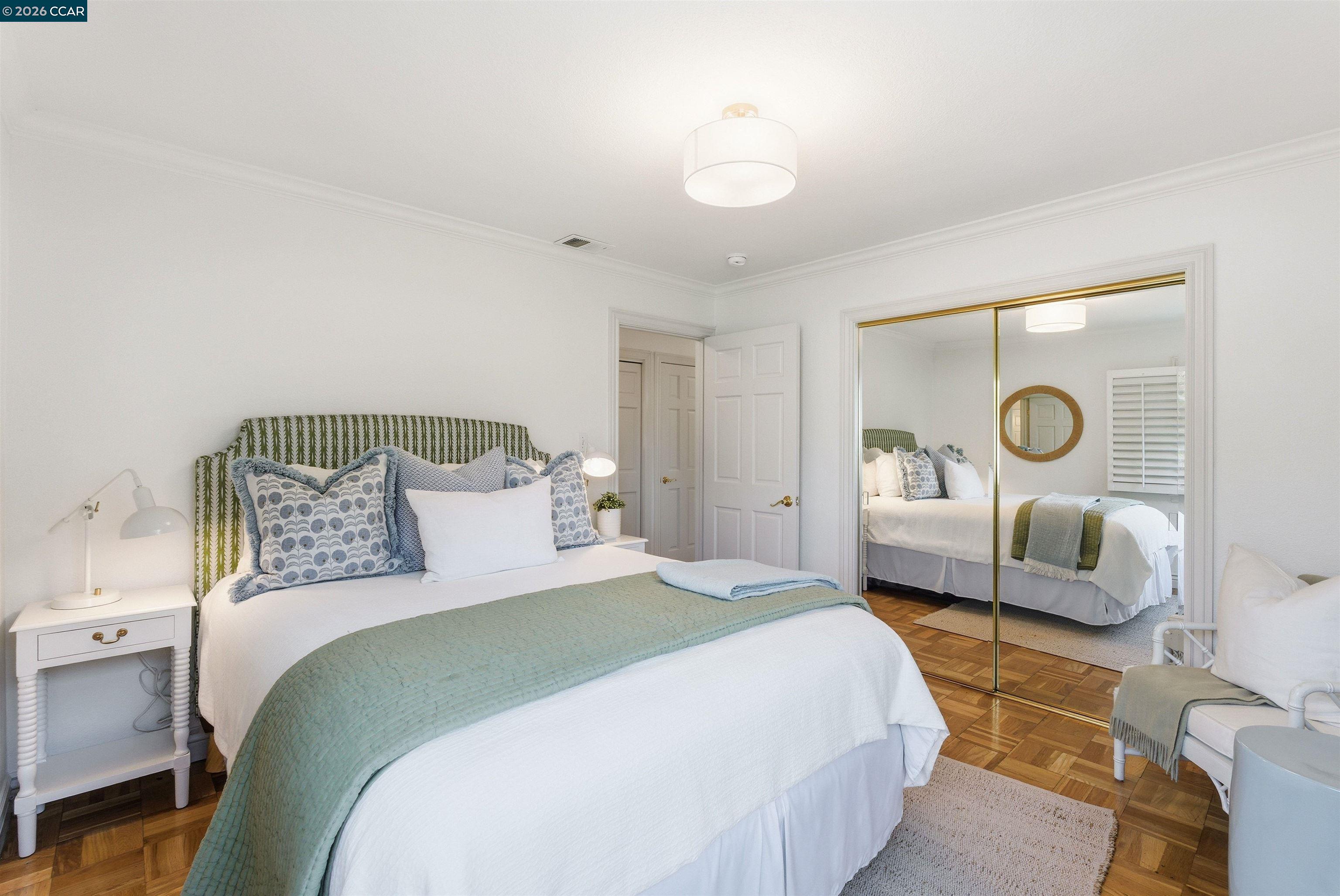 Detail Gallery Image 25 of 42 For 82 Sleepy Hollow Ln, Orinda,  CA 94563 - 5 Beds | 3 Baths