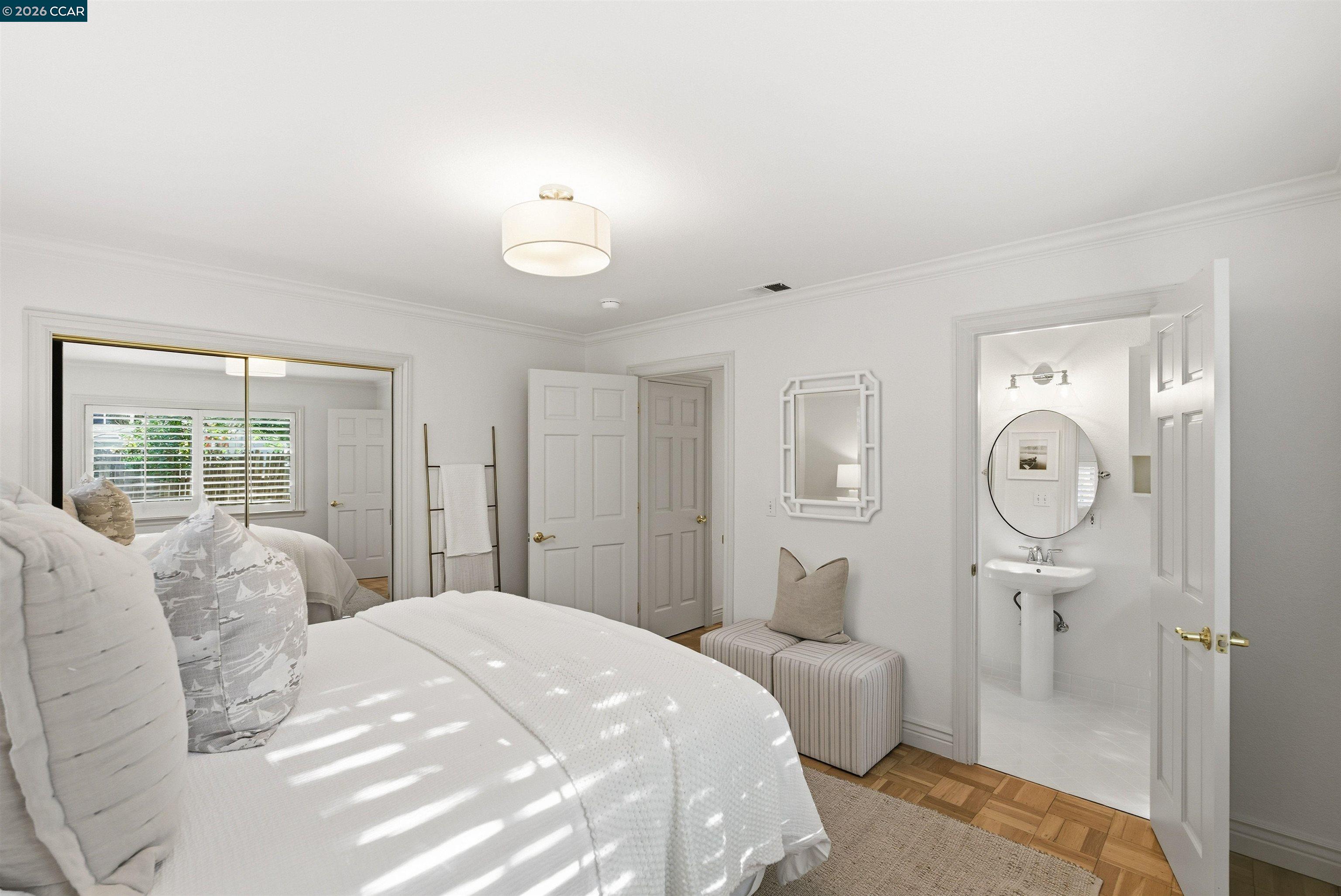 Detail Gallery Image 27 of 42 For 82 Sleepy Hollow Ln, Orinda,  CA 94563 - 5 Beds | 3 Baths