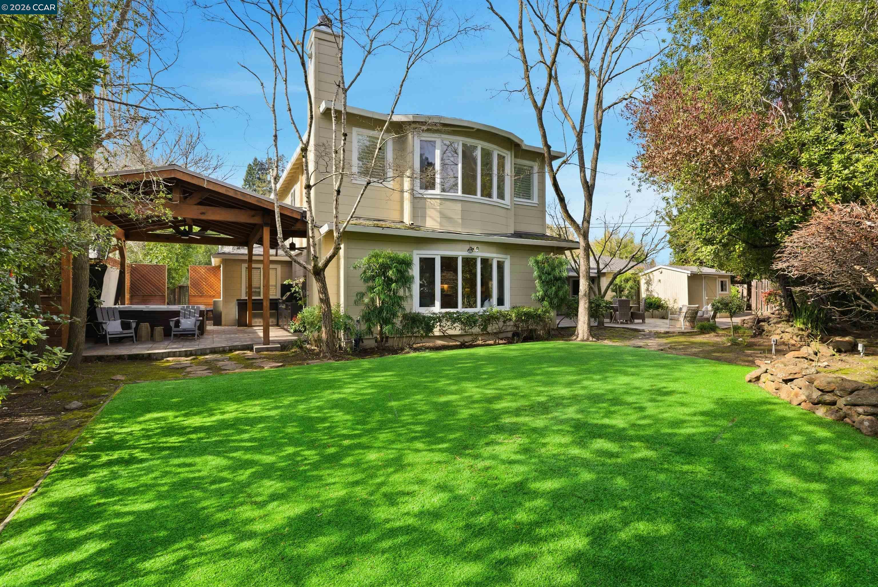 Detail Gallery Image 32 of 42 For 82 Sleepy Hollow Ln, Orinda,  CA 94563 - 5 Beds | 3 Baths