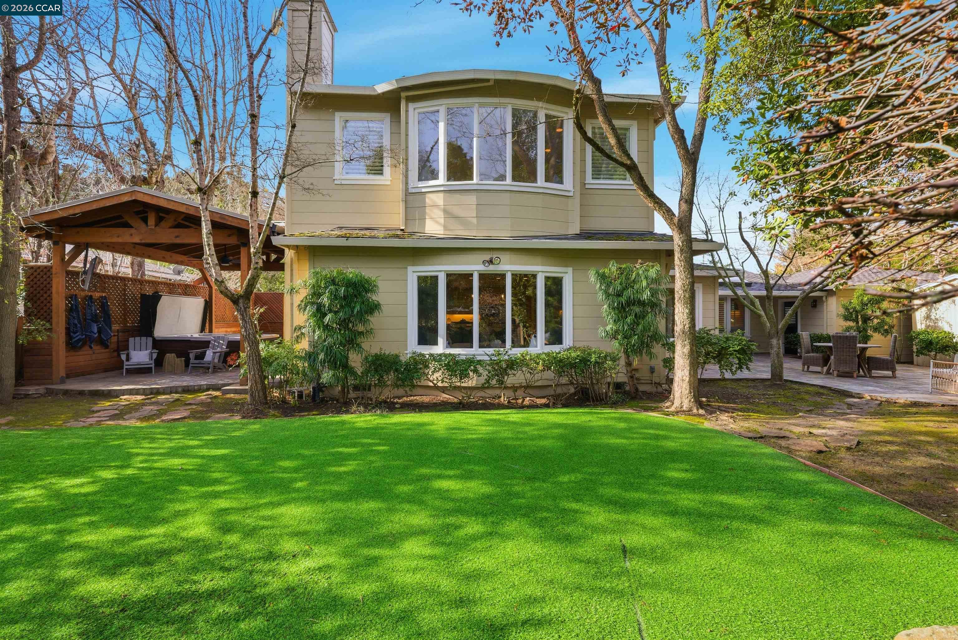 Detail Gallery Image 36 of 42 For 82 Sleepy Hollow Ln, Orinda,  CA 94563 - 5 Beds | 3 Baths