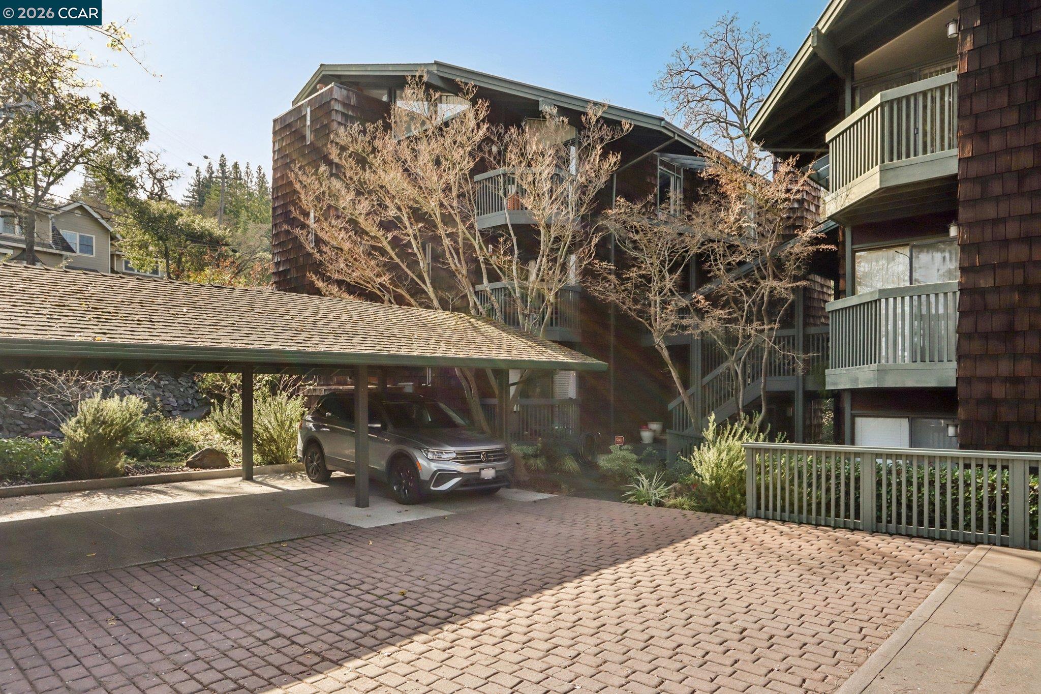 Detail Gallery Image 2 of 47 For 911 Dewing Ave, Lafayette,  CA 94549 - 3 Beds | 2/1 Baths