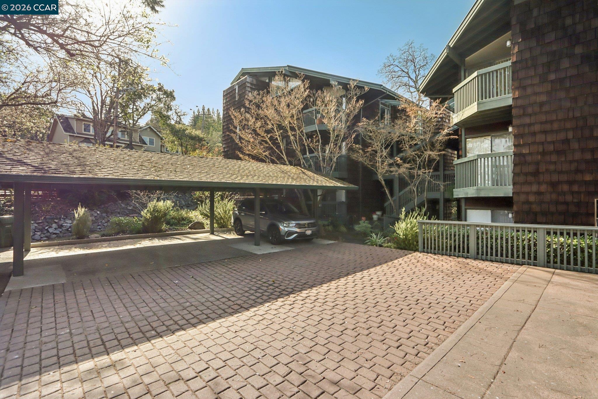 Detail Gallery Image 2 of 47 For 911 Dewing Ave, Lafayette,  CA 94549 - 3 Beds | 2/1 Baths