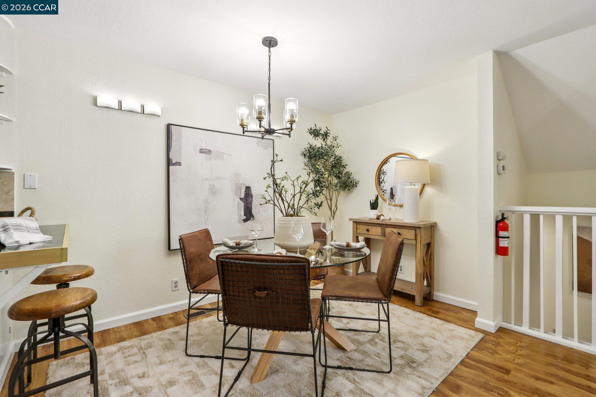 Detail Gallery Image 11 of 47 For 911 Dewing Ave, Lafayette,  CA 94549 - 3 Beds | 2/1 Baths