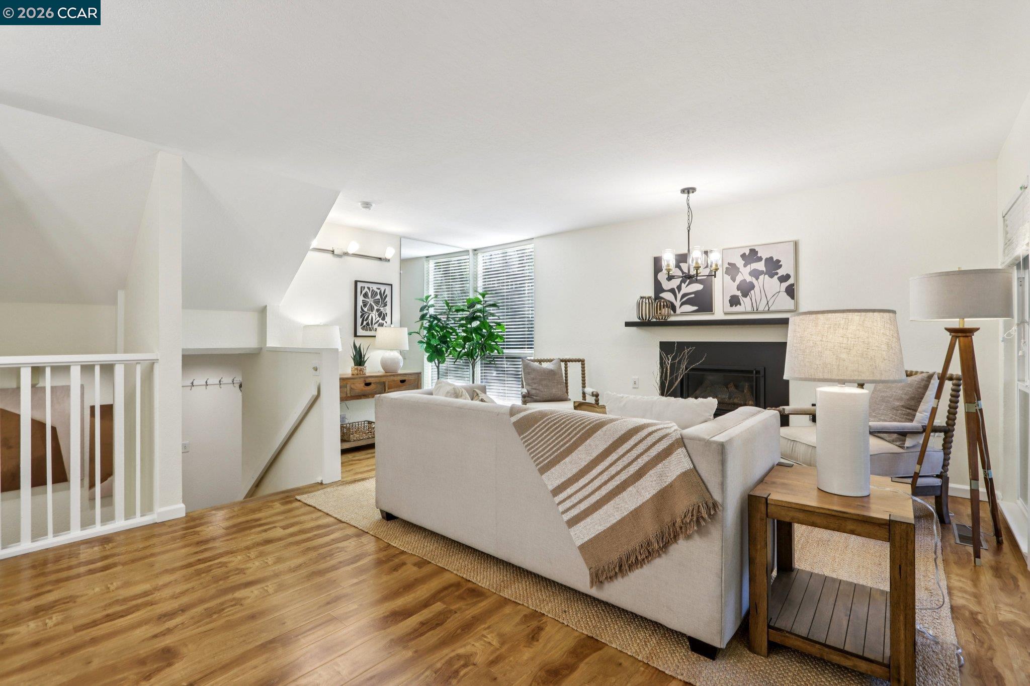 Detail Gallery Image 7 of 47 For 911 Dewing Ave, Lafayette,  CA 94549 - 3 Beds | 2/1 Baths