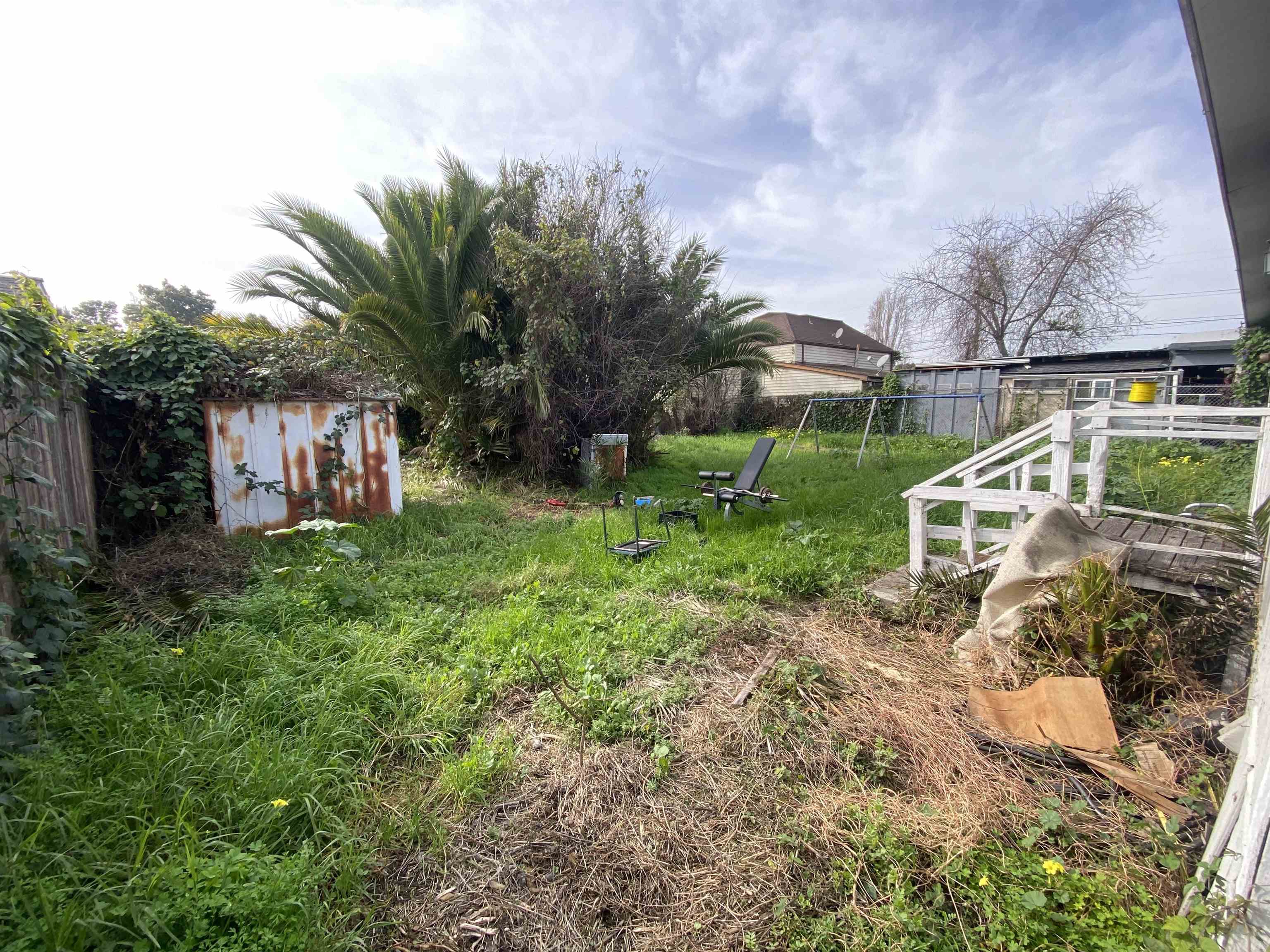 Detail Gallery Image 3 of 5 For 9515 Walter Ave, Oakland,  CA 94603 - 3 Beds | 2 Baths