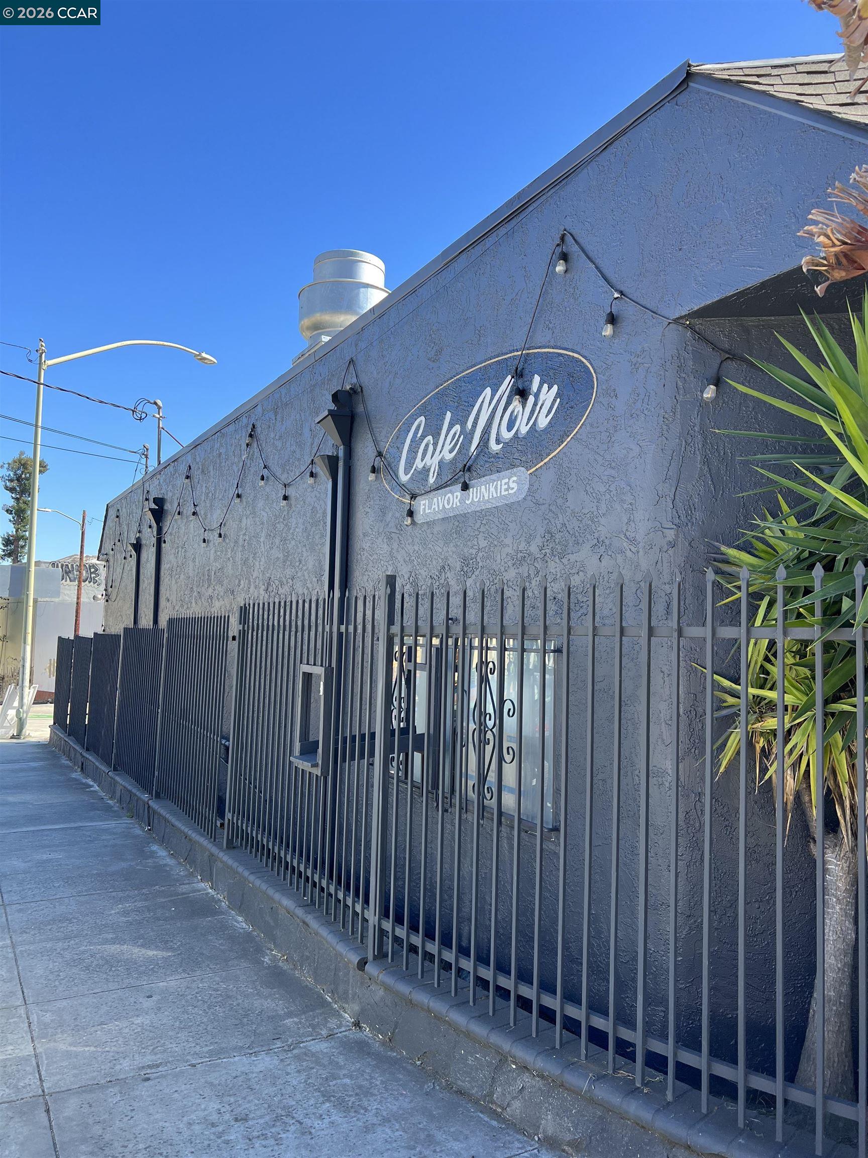 Detail Gallery Image 10 of 11 For 2818 Macarthur Blvd, Oakland,  CA 94602 - – Beds | – Baths