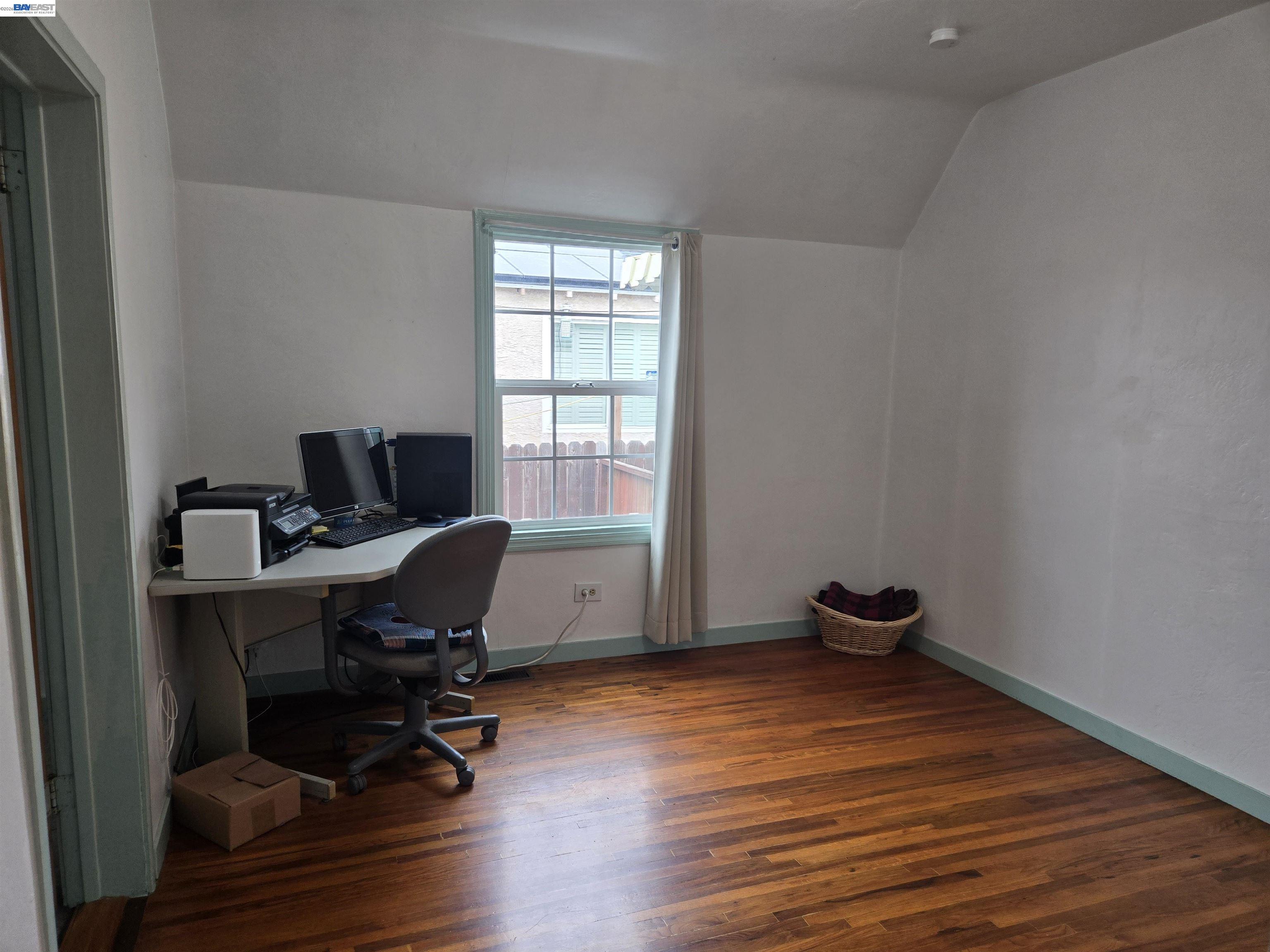 Detail Gallery Image 9 of 13 For 1243 62nd Ave, Oakland,  CA 94621 - 2 Beds | 1 Baths