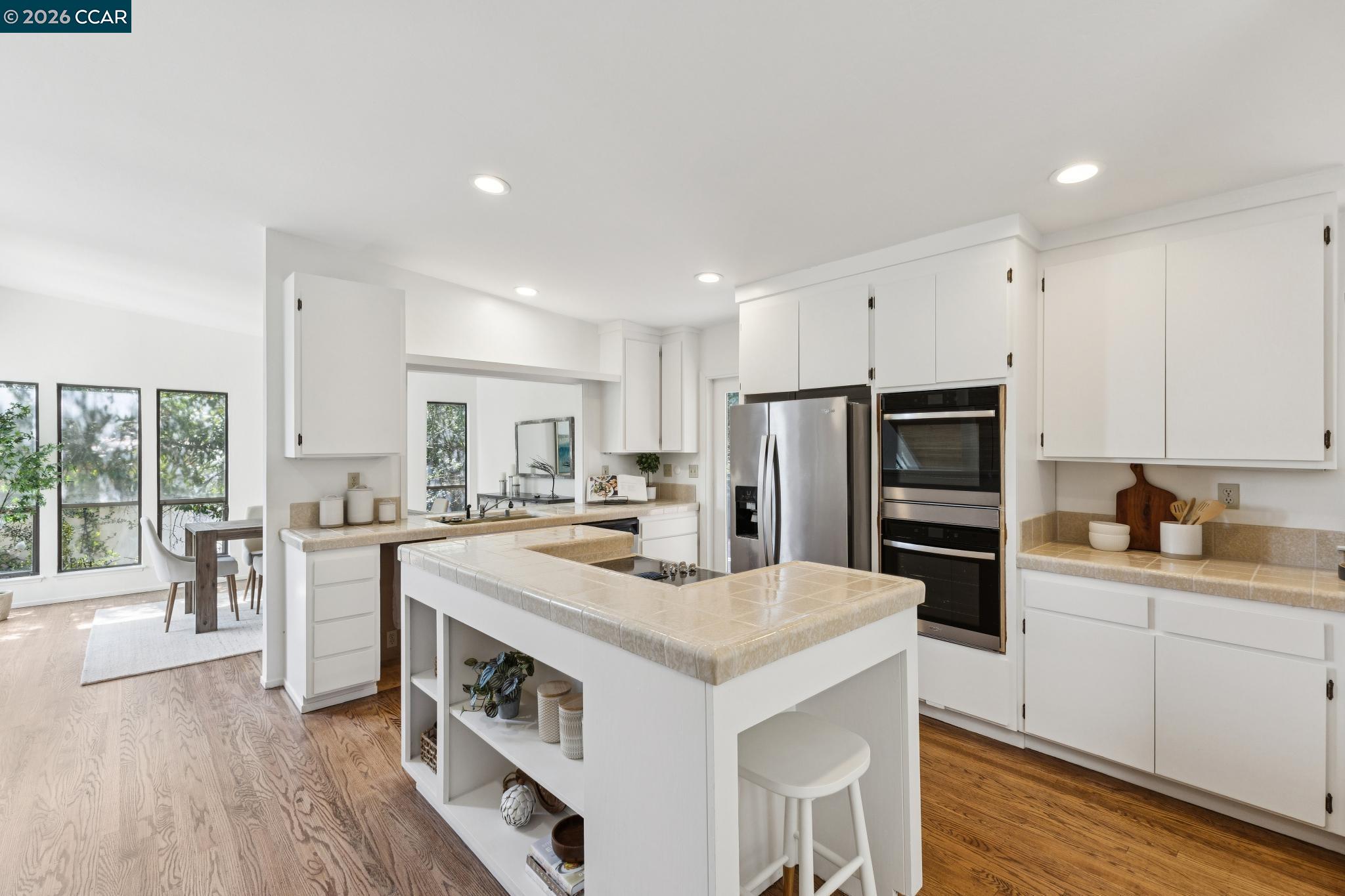 Detail Gallery Image 14 of 39 For 39 Saint Stephens Dr, Orinda,  CA 94563 - 4 Beds | 2/1 Baths