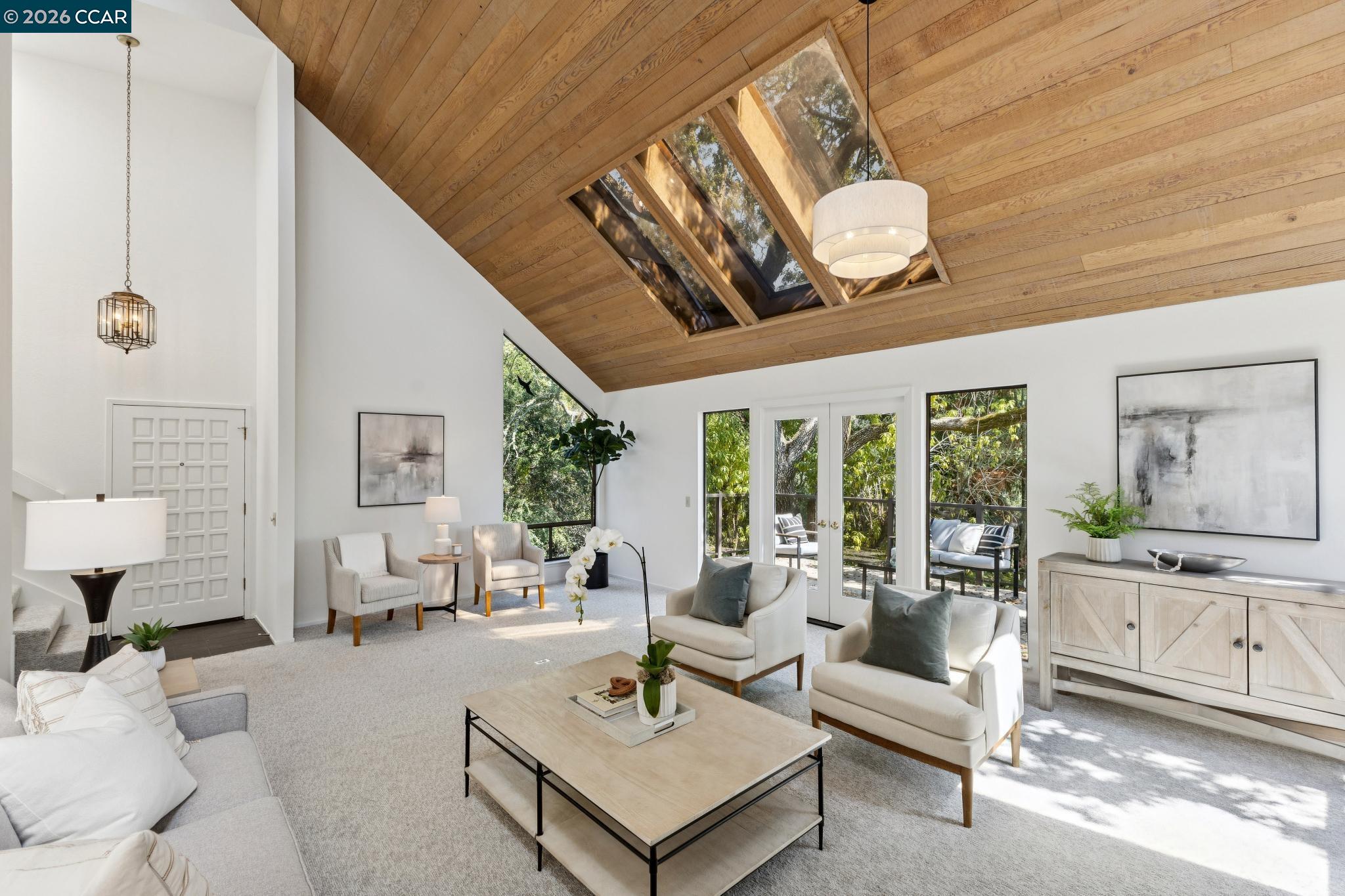 Detail Gallery Image 4 of 39 For 39 Saint Stephens Dr, Orinda,  CA 94563 - 4 Beds | 2/1 Baths