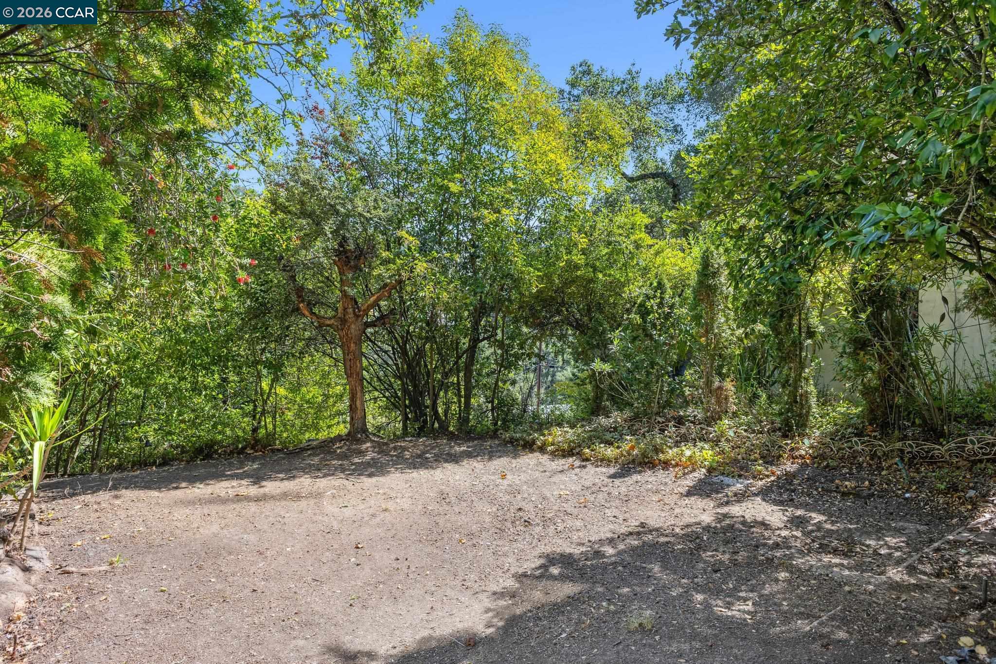 Detail Gallery Image 35 of 39 For 39 Saint Stephens Dr, Orinda,  CA 94563 - 4 Beds | 2/1 Baths