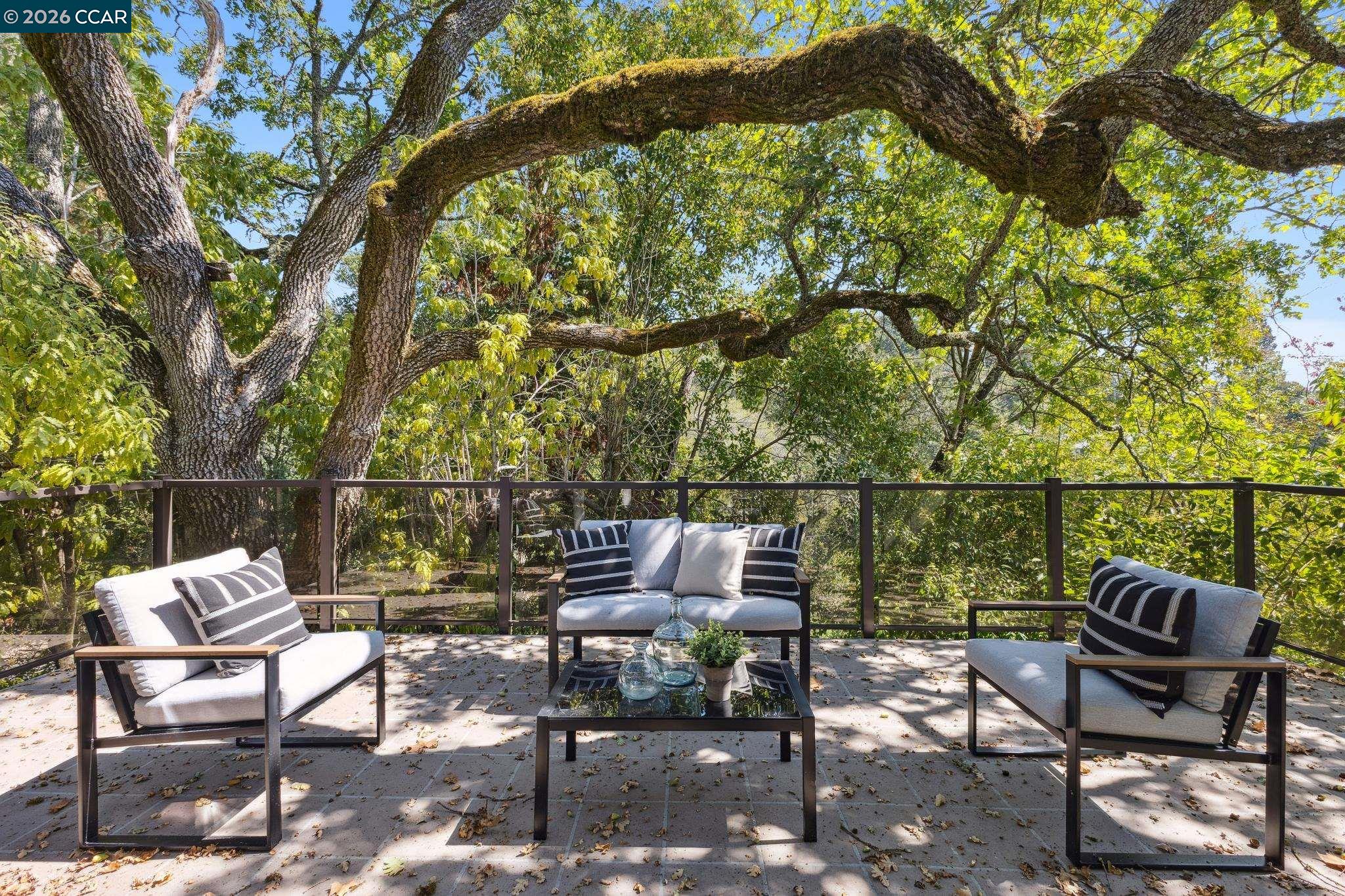 Detail Gallery Image 8 of 39 For 39 Saint Stephens Dr, Orinda,  CA 94563 - 4 Beds | 2/1 Baths