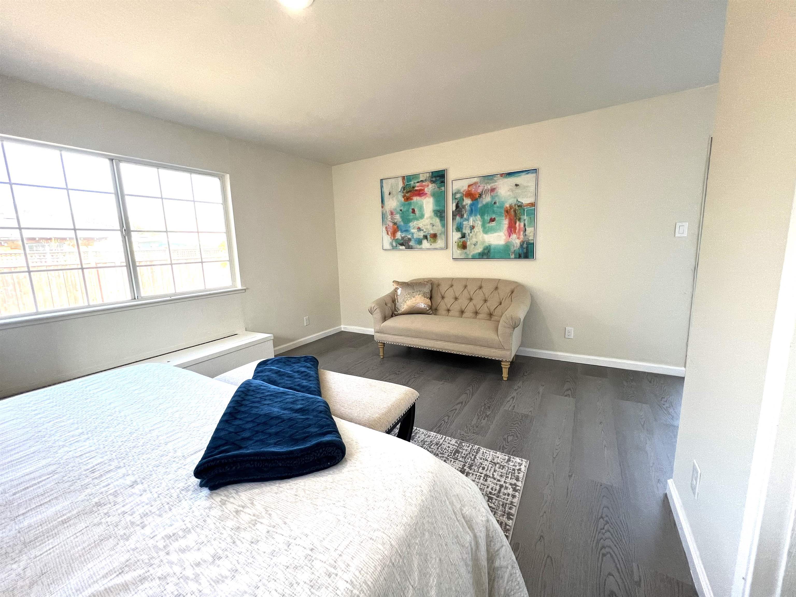 Detail Gallery Image 6 of 14 For 25696 Lander Ave, Hayward,  CA 94544 - 4 Beds | 2 Baths