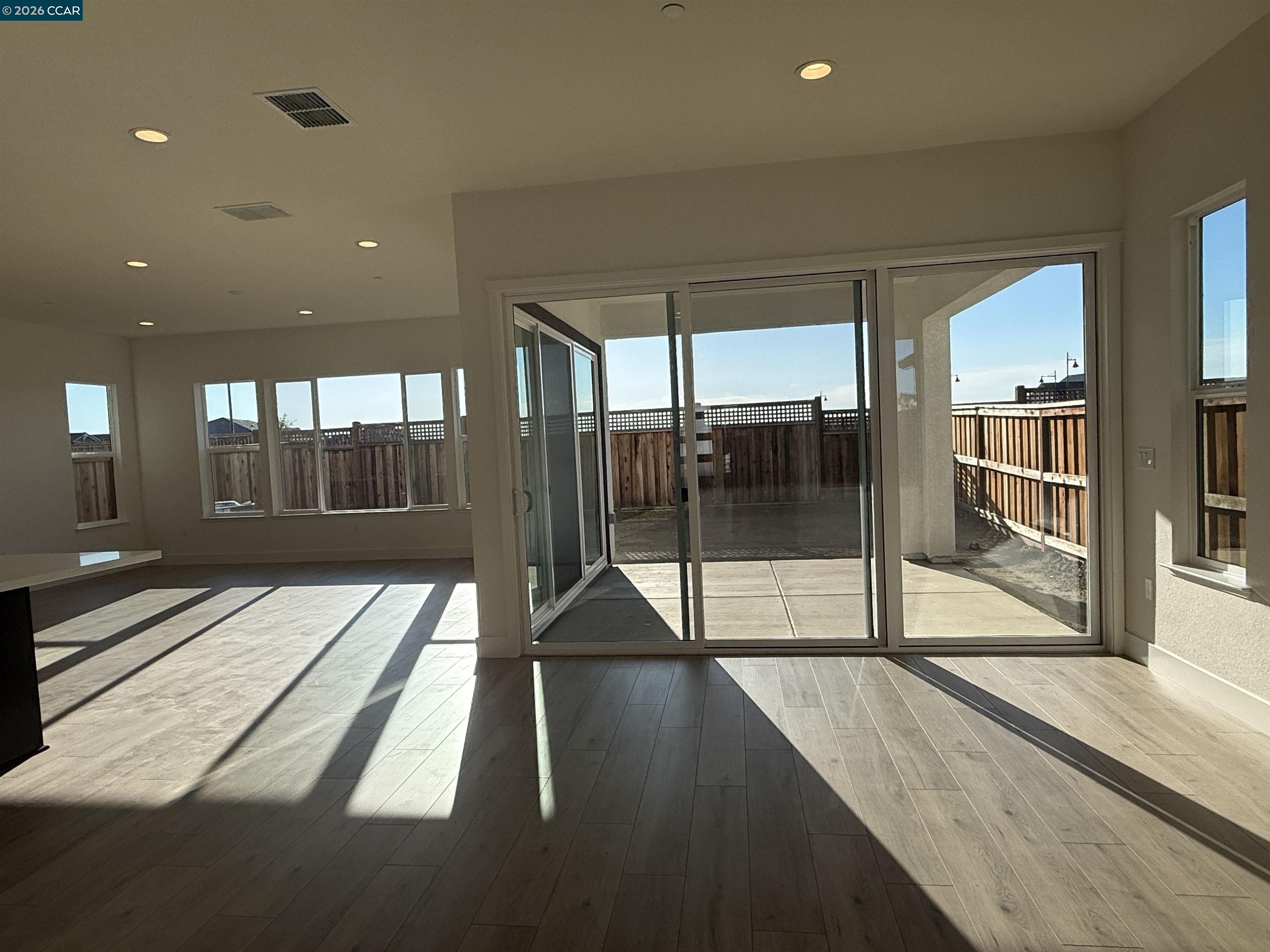 Detail Gallery Image 5 of 6 For 17479 Bushwick Lane, Lathrop,  CA 95330 - 5 Beds | 3 Baths