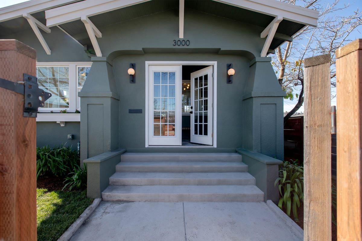 Detail Gallery Image 2 of 60 For 3000 Acton St, Berkeley,  CA 94702 - 2 Beds | 1 Baths