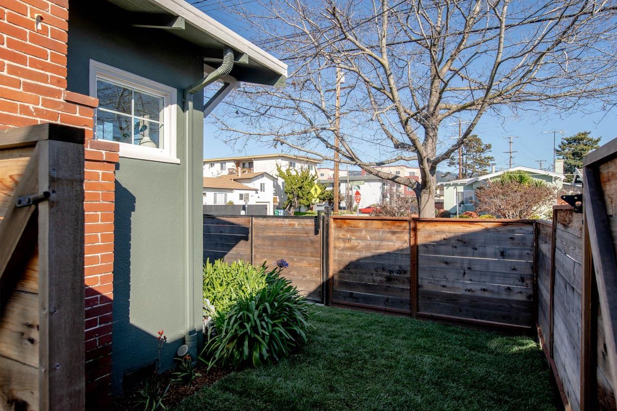 Detail Gallery Image 39 of 60 For 3000 Acton St, Berkeley,  CA 94702 - 2 Beds | 1 Baths