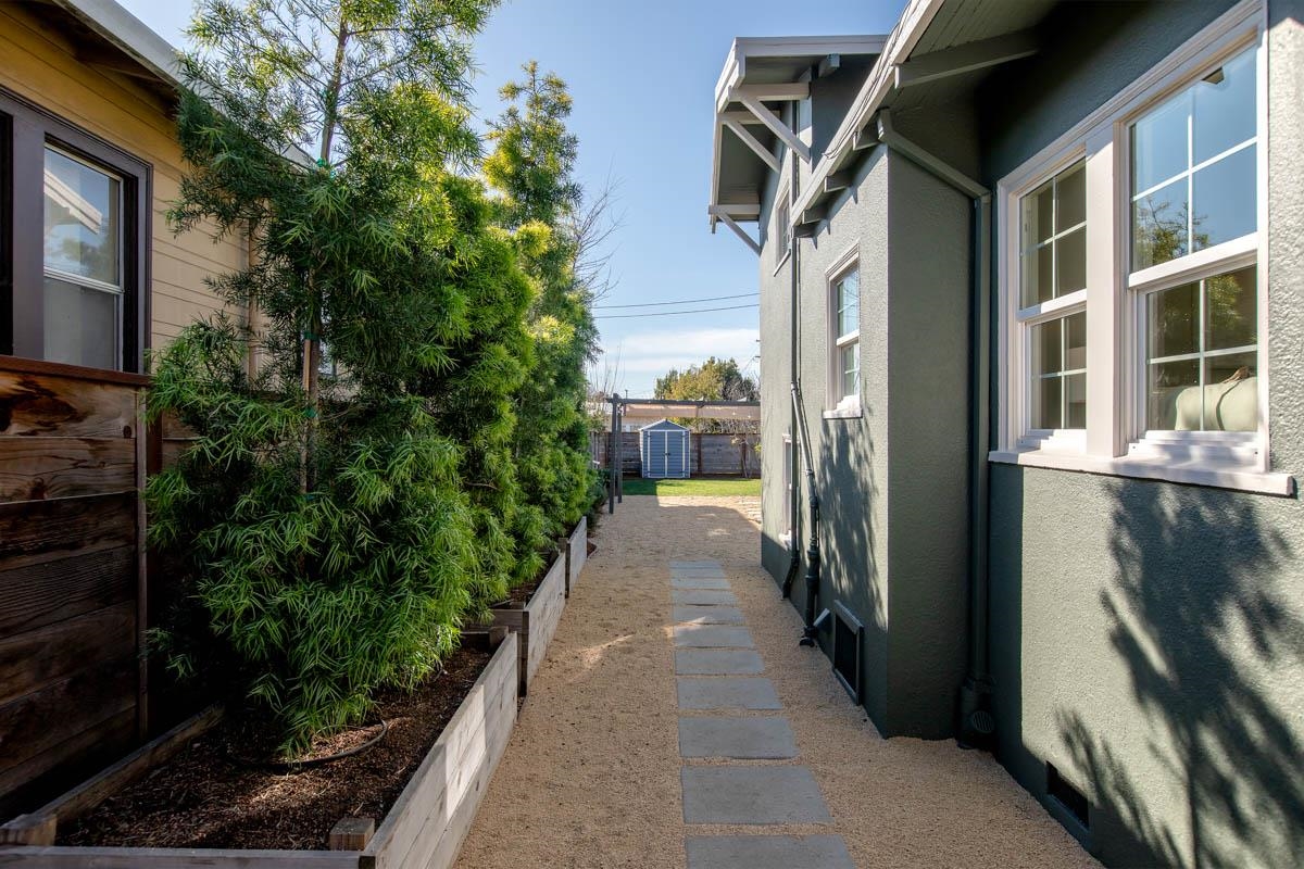 Detail Gallery Image 40 of 60 For 3000 Acton St, Berkeley,  CA 94702 - 2 Beds | 1 Baths