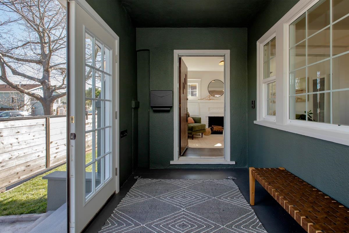 Detail Gallery Image 5 of 60 For 3000 Acton St, Berkeley,  CA 94702 - 2 Beds | 1 Baths