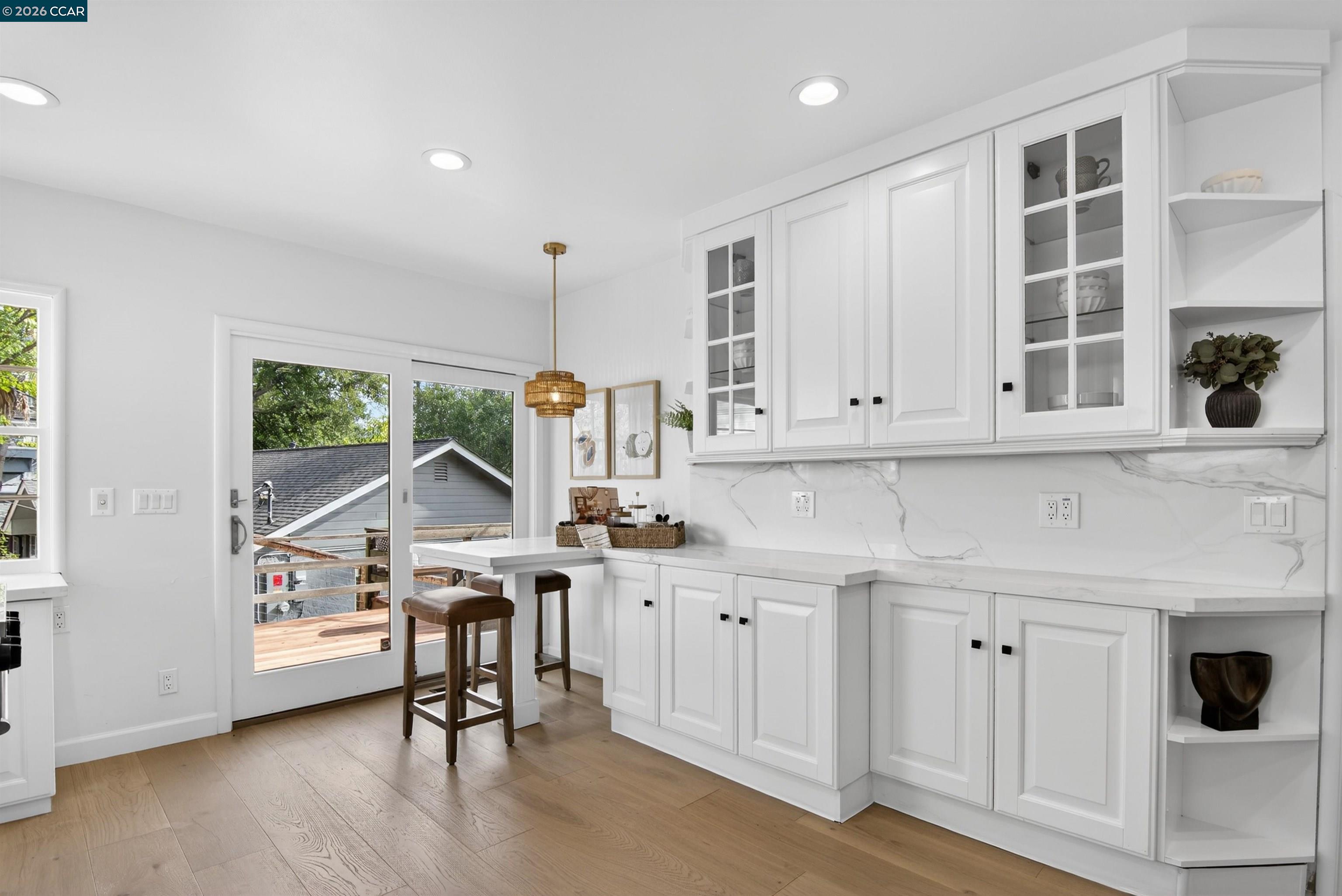 Detail Gallery Image 12 of 47 For 22 Las Palomas, Orinda,  CA 94563 - 3 Beds | 3 Baths