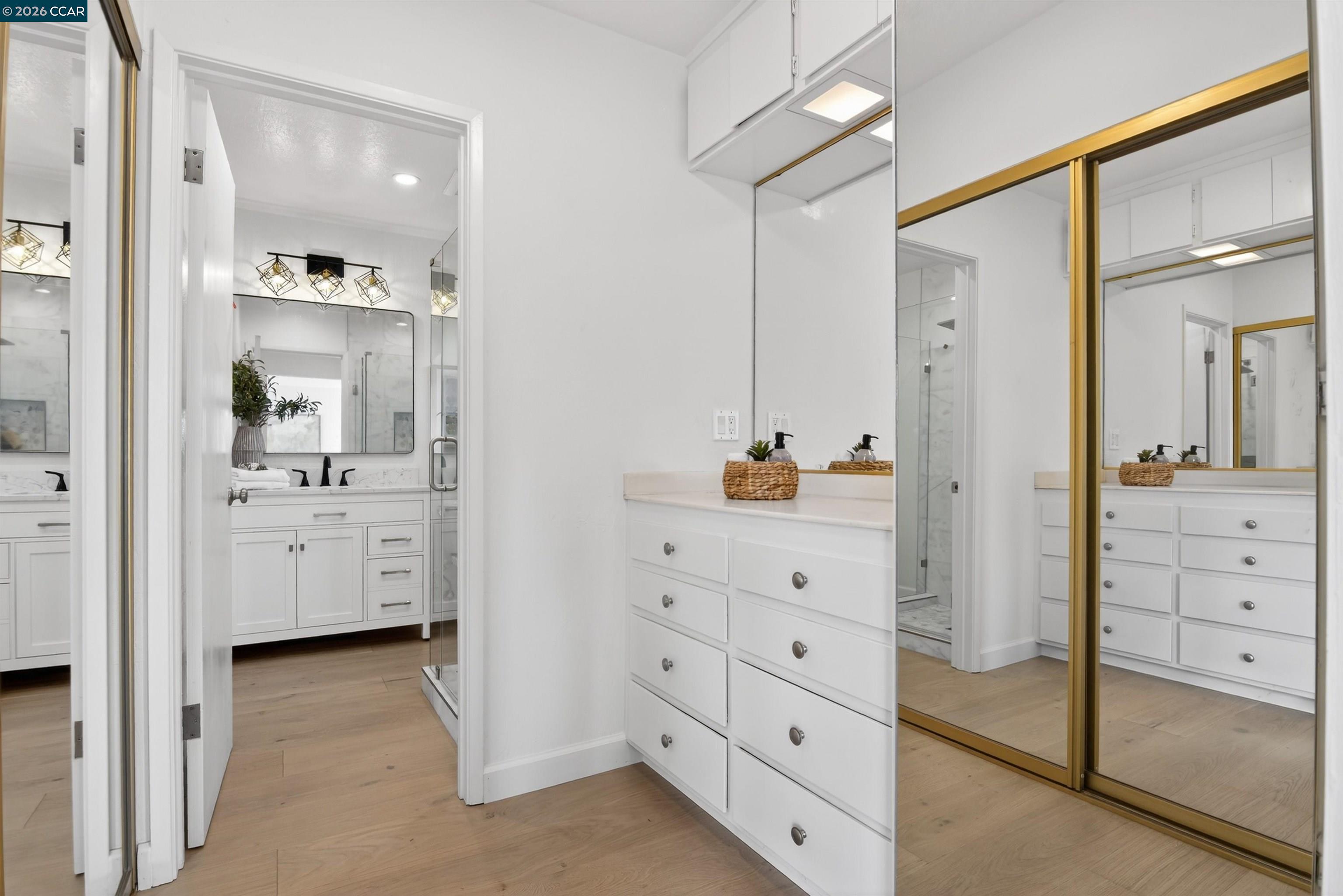 Detail Gallery Image 15 of 47 For 22 Las Palomas, Orinda,  CA 94563 - 3 Beds | 3 Baths