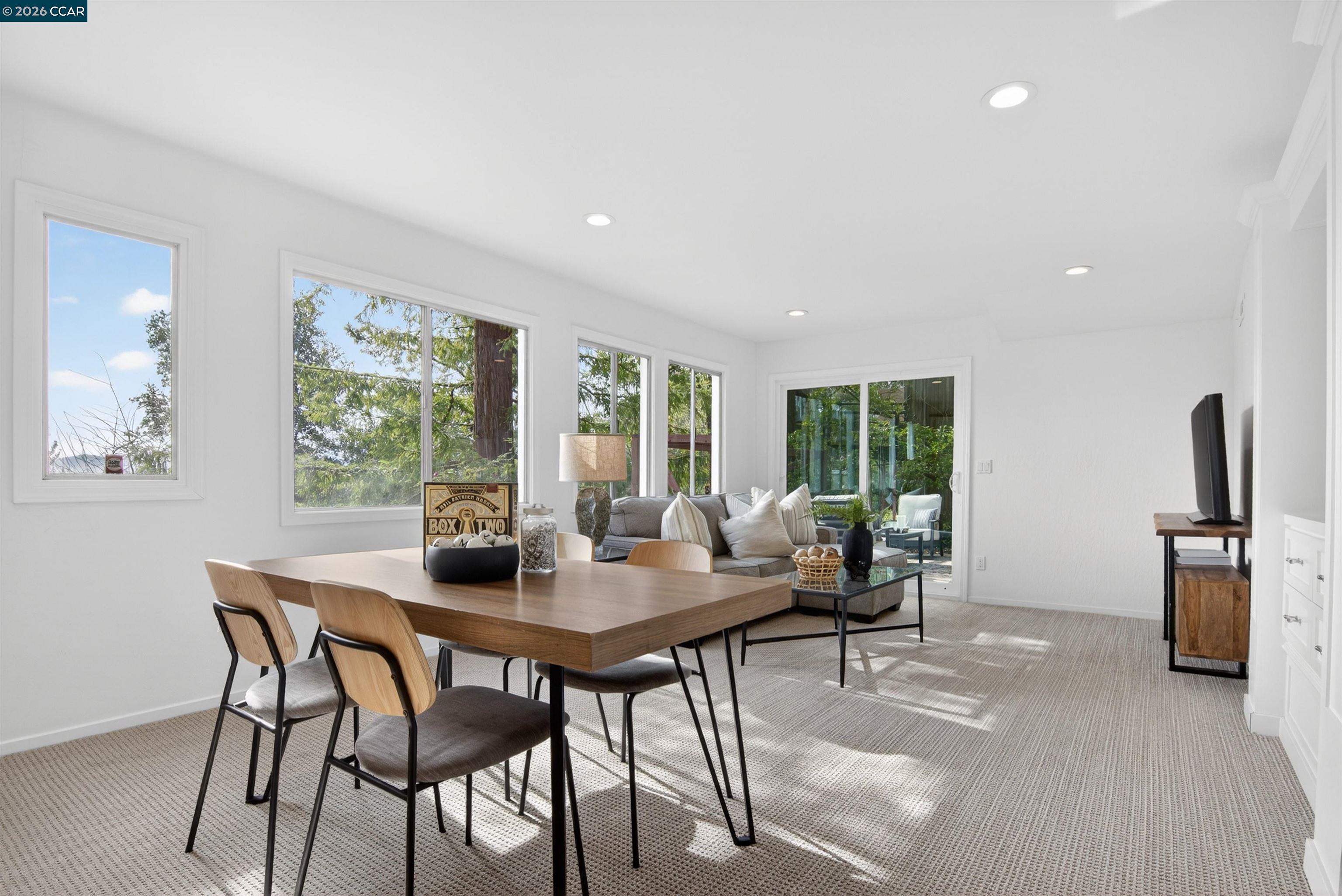 Detail Gallery Image 21 of 47 For 22 Las Palomas, Orinda,  CA 94563 - 3 Beds | 3 Baths