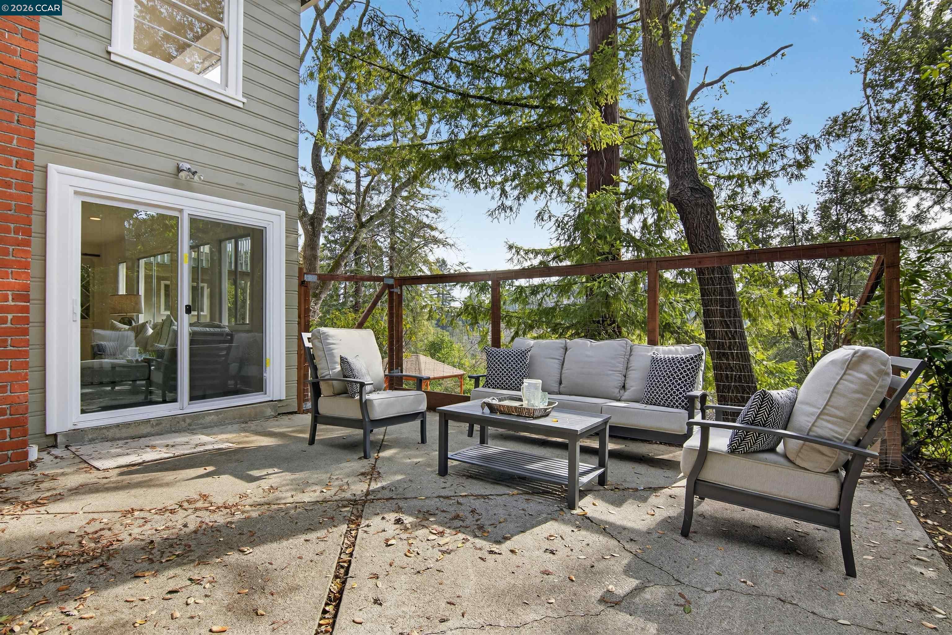 Detail Gallery Image 26 of 47 For 22 Las Palomas, Orinda,  CA 94563 - 3 Beds | 3 Baths