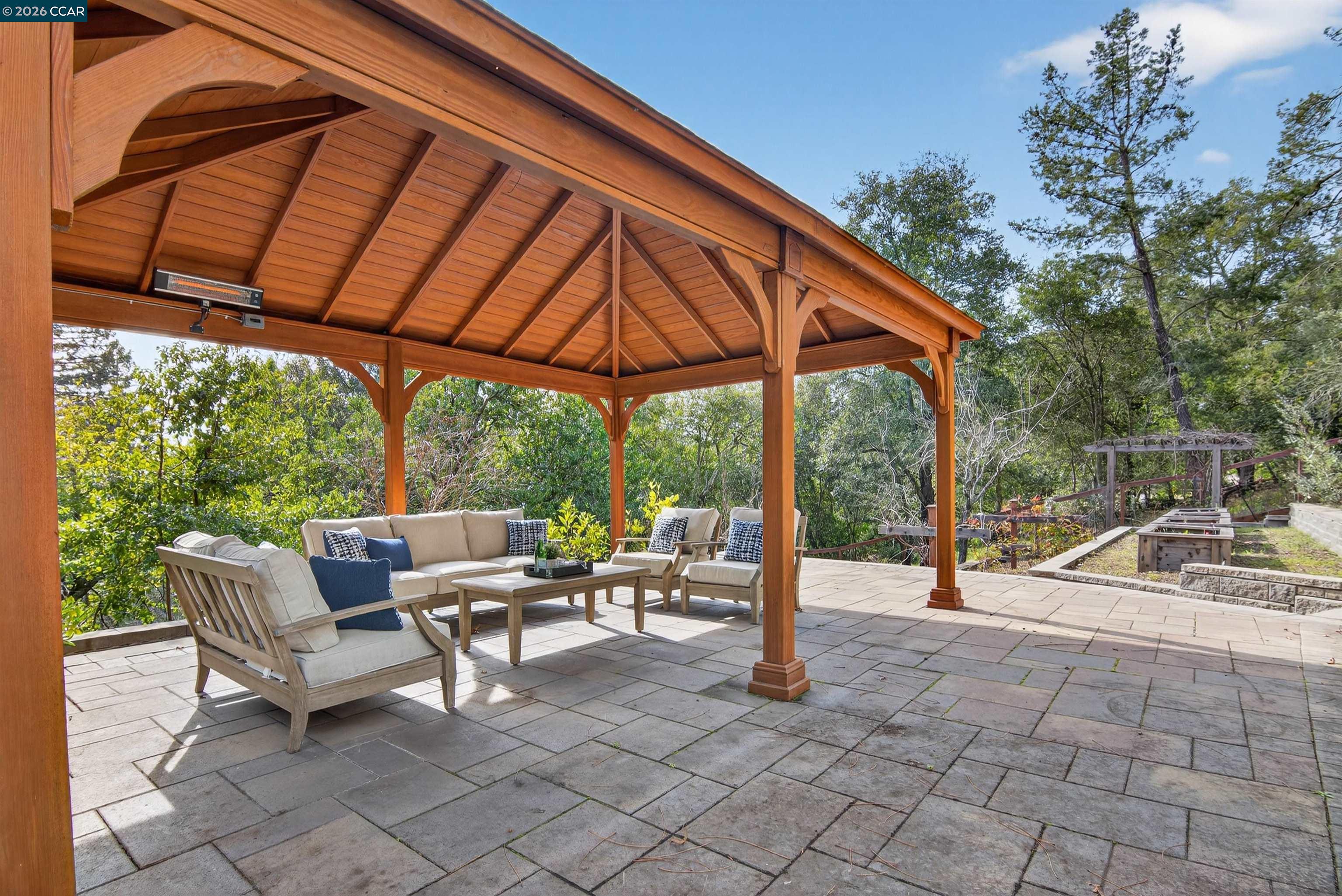 Detail Gallery Image 33 of 47 For 22 Las Palomas, Orinda,  CA 94563 - 3 Beds | 3 Baths