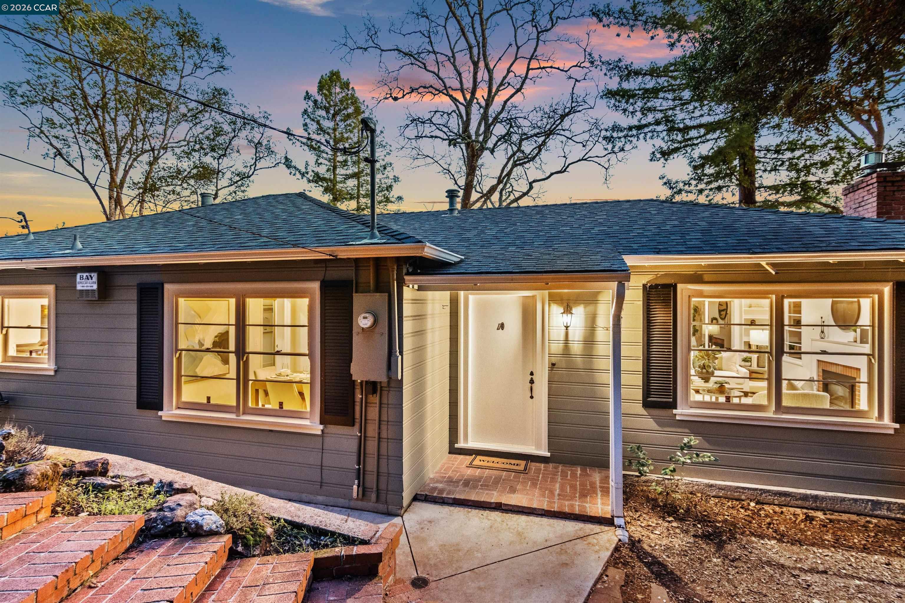 Detail Gallery Image 34 of 47 For 22 Las Palomas, Orinda,  CA 94563 - 3 Beds | 3 Baths