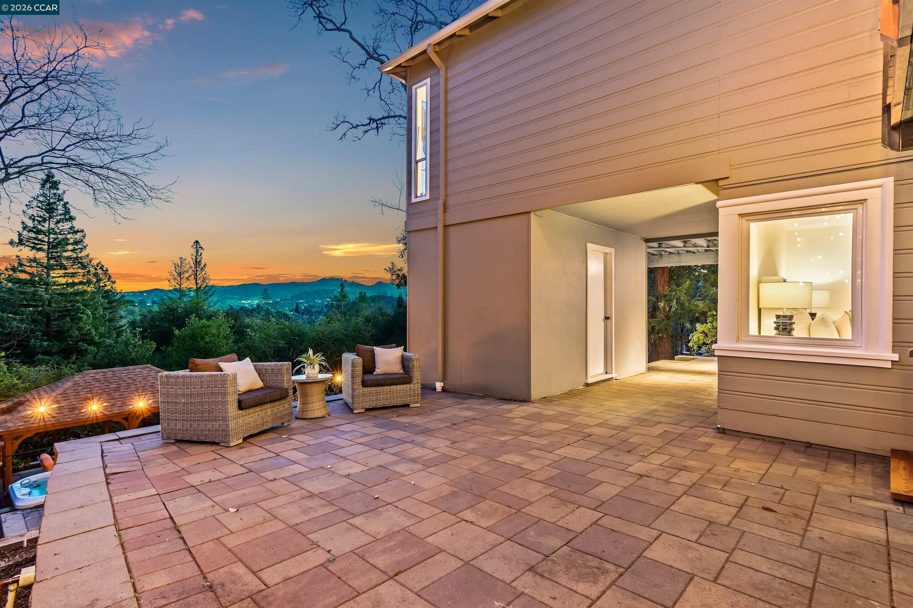 Detail Gallery Image 38 of 47 For 22 Las Palomas, Orinda,  CA 94563 - 3 Beds | 3 Baths