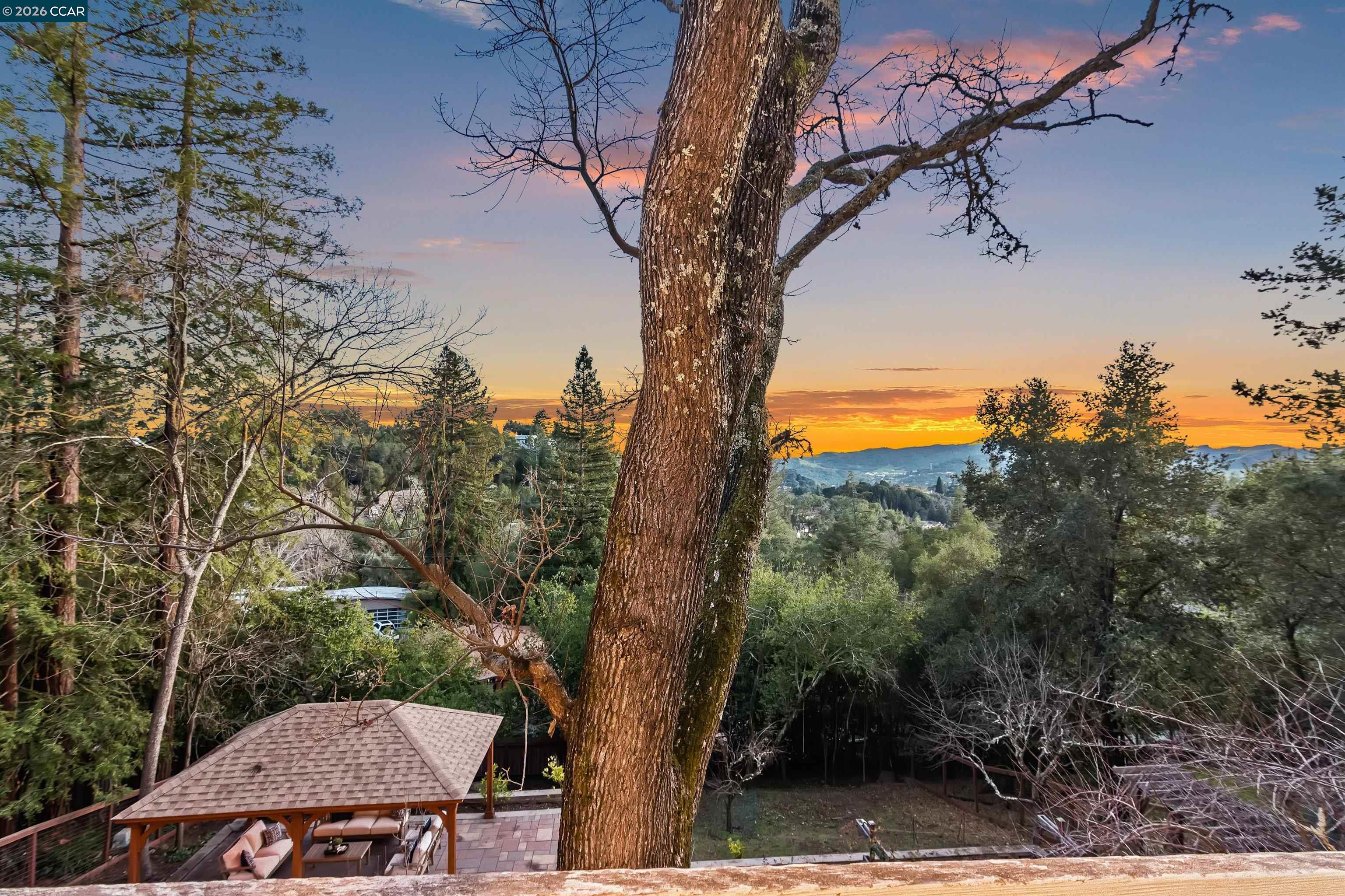 Detail Gallery Image 40 of 47 For 22 Las Palomas, Orinda,  CA 94563 - 3 Beds | 3 Baths