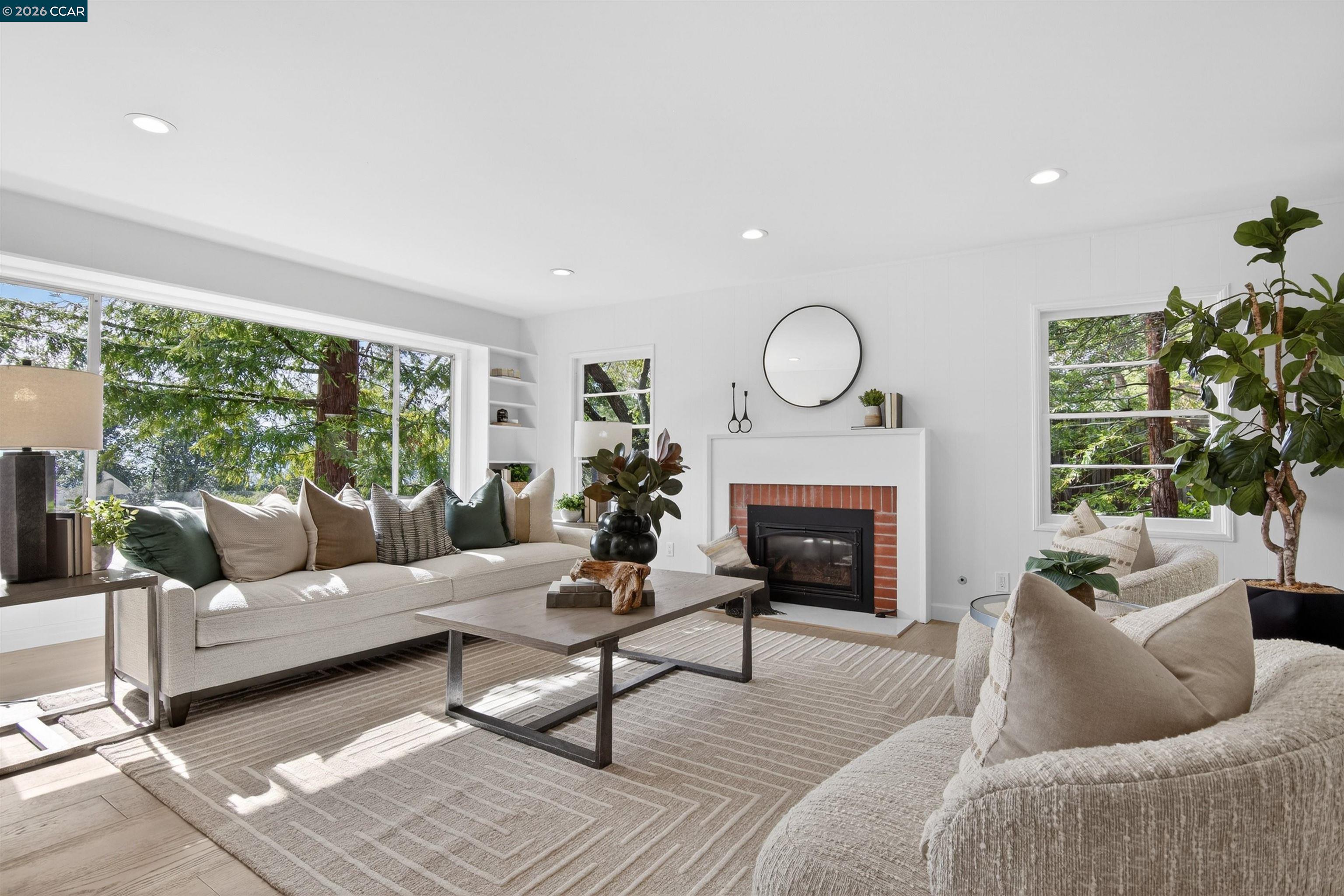 Detail Gallery Image 5 of 47 For 22 Las Palomas, Orinda,  CA 94563 - 3 Beds | 3 Baths