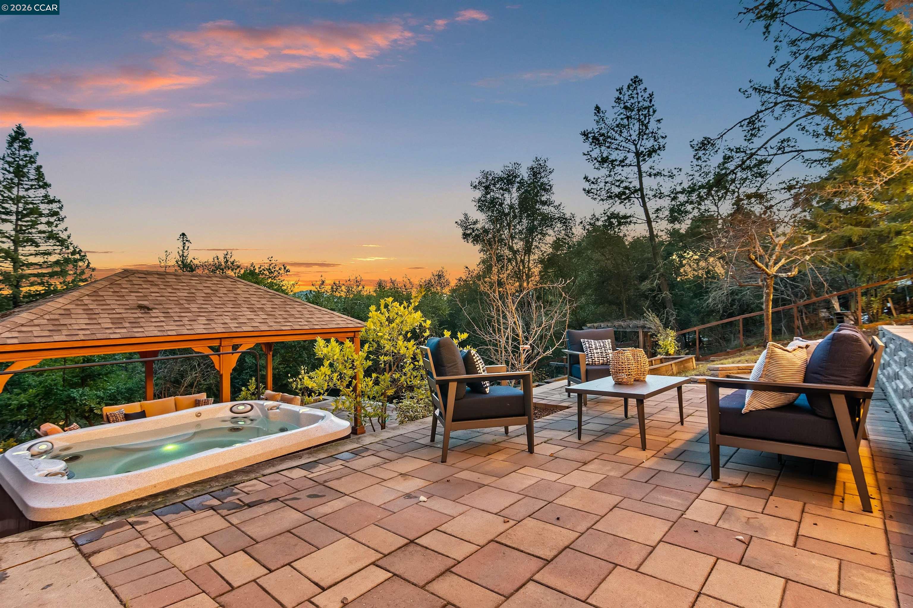 Detail Gallery Image 41 of 47 For 22 Las Palomas, Orinda,  CA 94563 - 3 Beds | 3 Baths