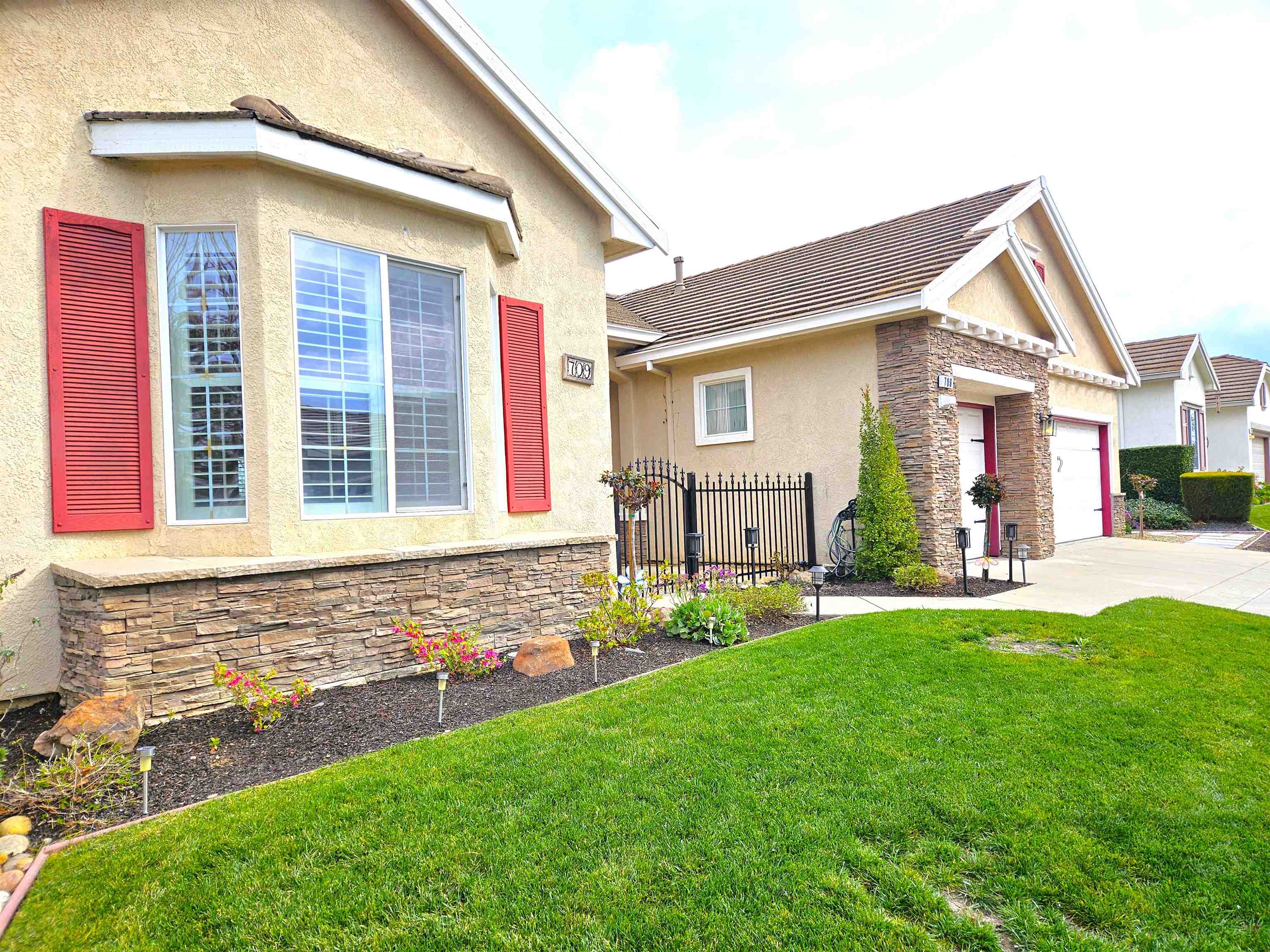 Detail Gallery Image 2 of 41 For 709 Richardson Dr, Brentwood,  CA 94513 - 2 Beds | 2/1 Baths