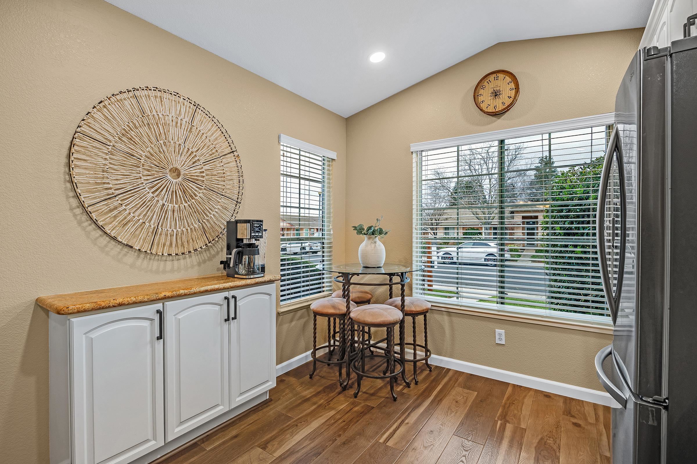 Detail Gallery Image 15 of 44 For 1127 Meadow Drive, Livermore,  CA 94551 - 3 Beds | 2 Baths
