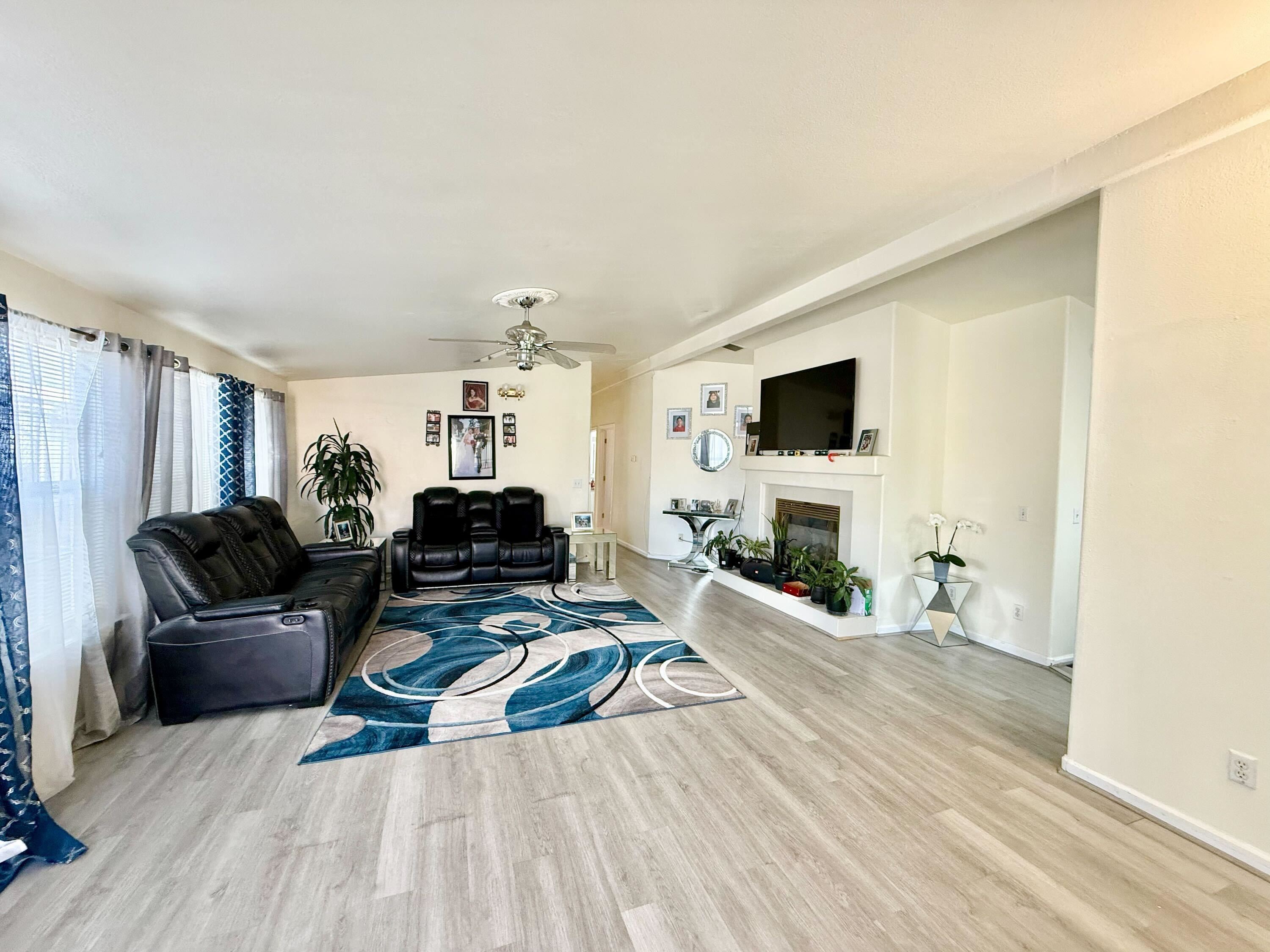 Detail Gallery Image 2 of 9 For 1225 Vienna Dr #32,  Sunnyvale,  CA 94089 - 3 Beds | 2 Baths