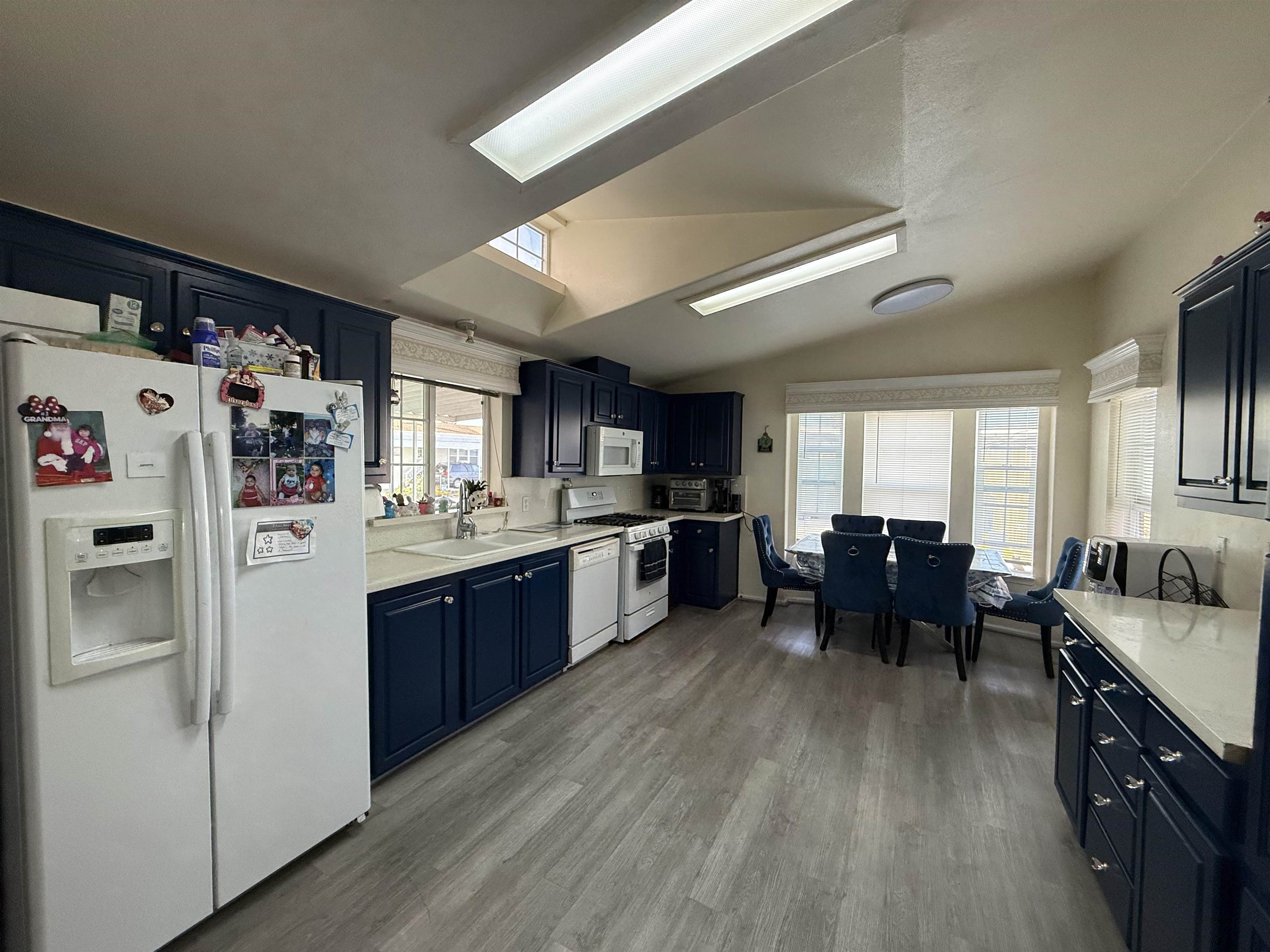 Detail Gallery Image 3 of 9 For 1225 Vienna Dr #32,  Sunnyvale,  CA 94089 - 3 Beds | 2 Baths