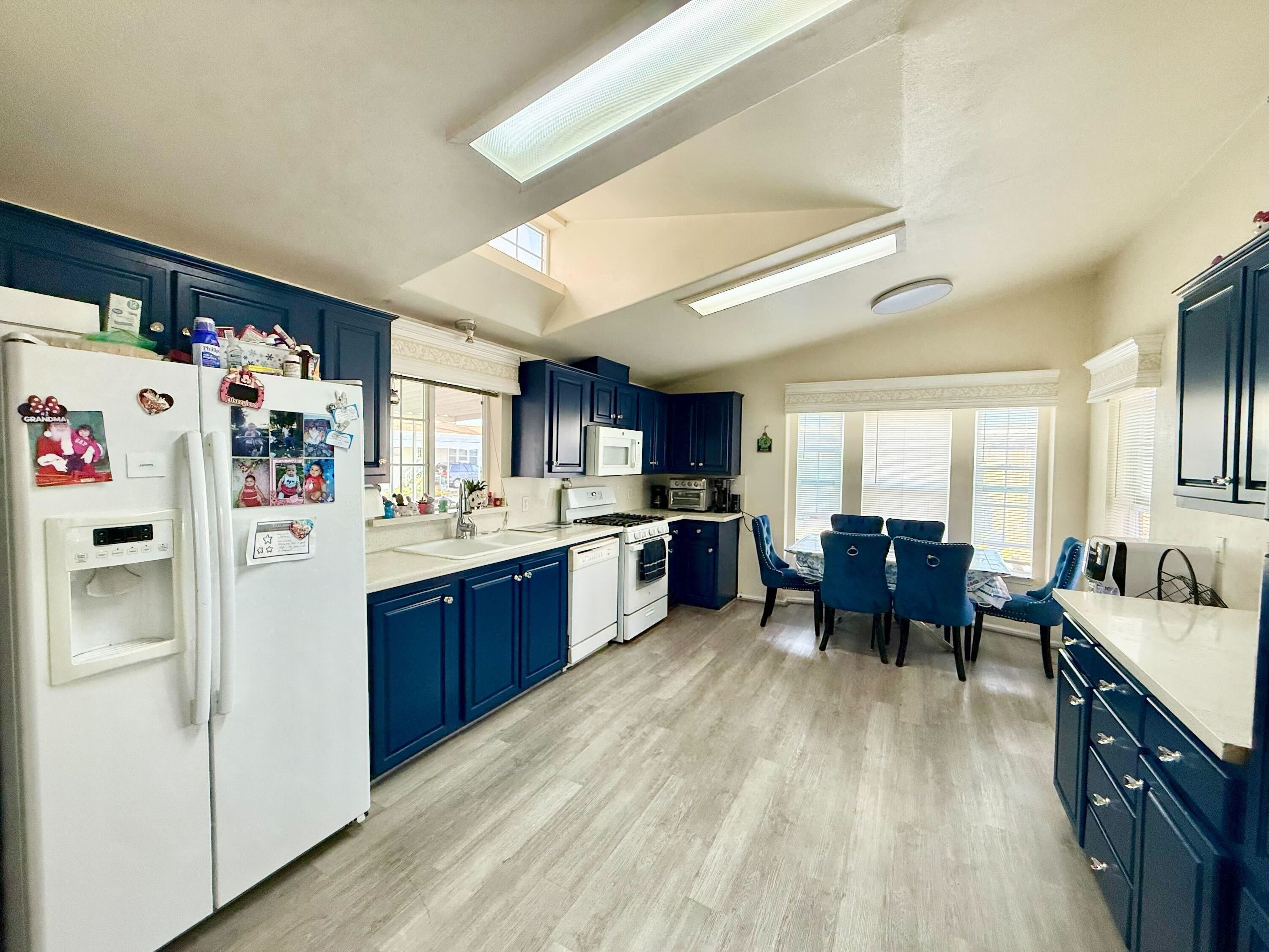 Detail Gallery Image 3 of 9 For 1225 Vienna Dr #32,  Sunnyvale,  CA 94089 - 3 Beds | 2 Baths