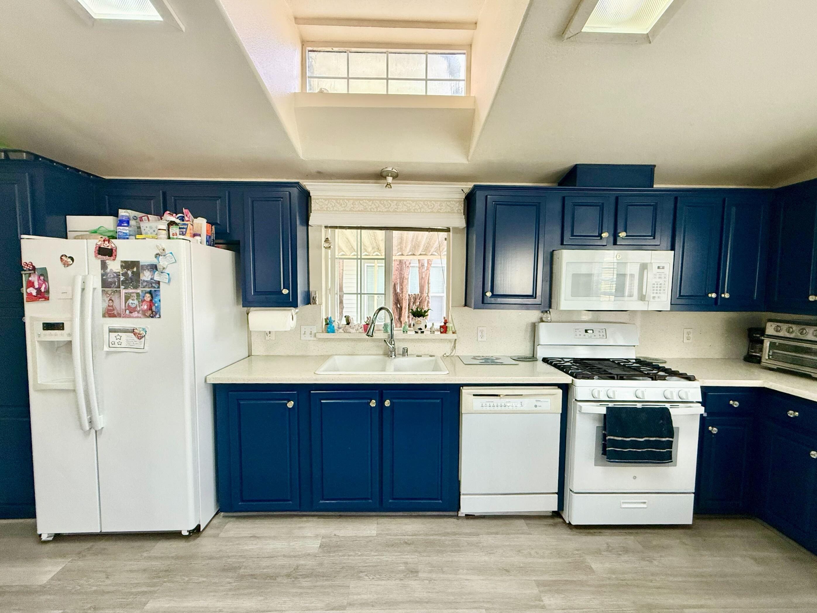 Detail Gallery Image 4 of 9 For 1225 Vienna Dr #32,  Sunnyvale,  CA 94089 - 3 Beds | 2 Baths