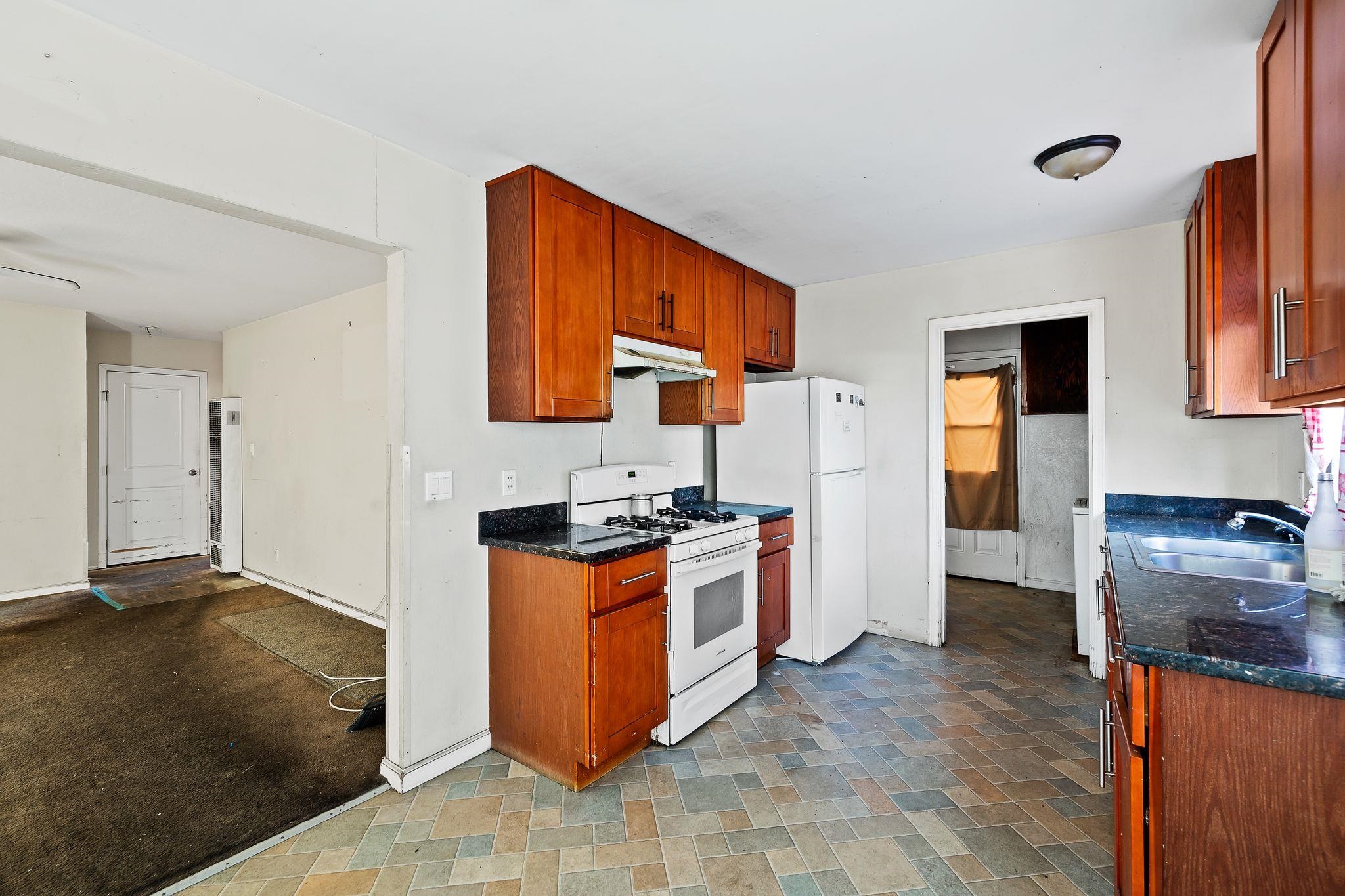 Detail Gallery Image 11 of 25 For 118 Maine Avenue, Richmond,  CA 94804-2136 - 3 Beds | 1/1 Baths