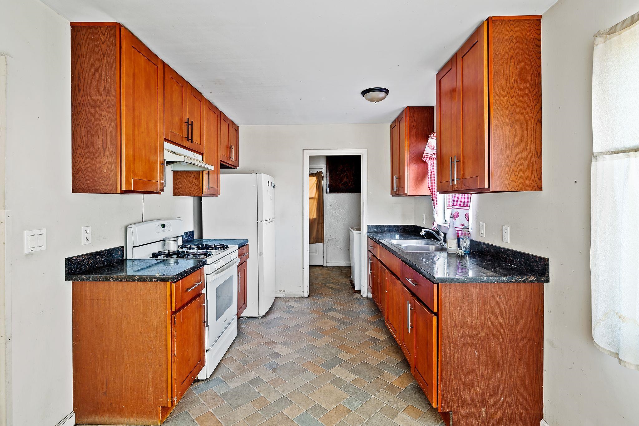 Detail Gallery Image 10 of 25 For 118 Maine Avenue, Richmond,  CA 94804-2136 - 3 Beds | 1/1 Baths