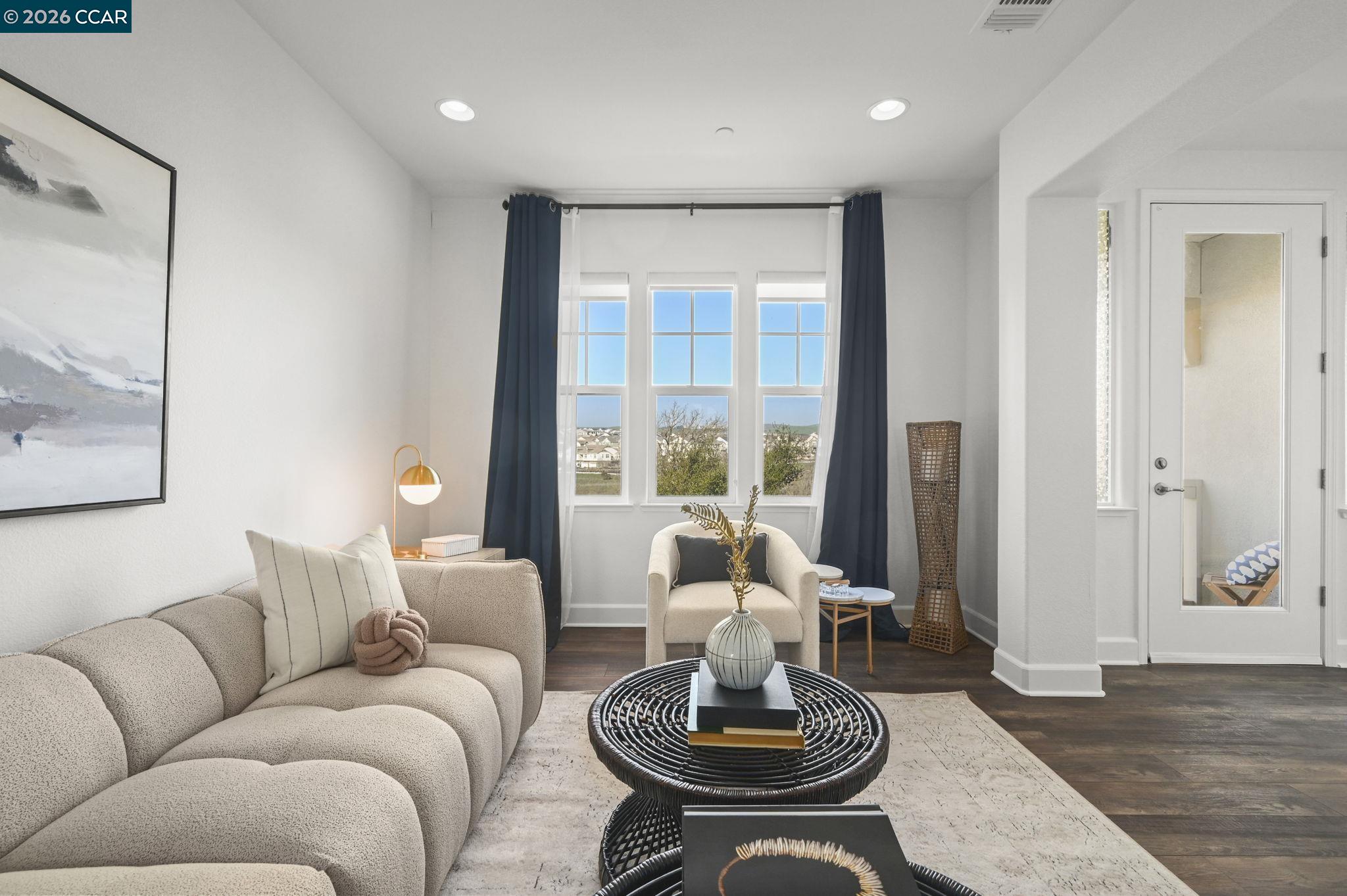 Detail Gallery Image 8 of 37 For 3827 Branding Iron Place, Dublin,  CA 94568 - 4 Beds | 4 Baths