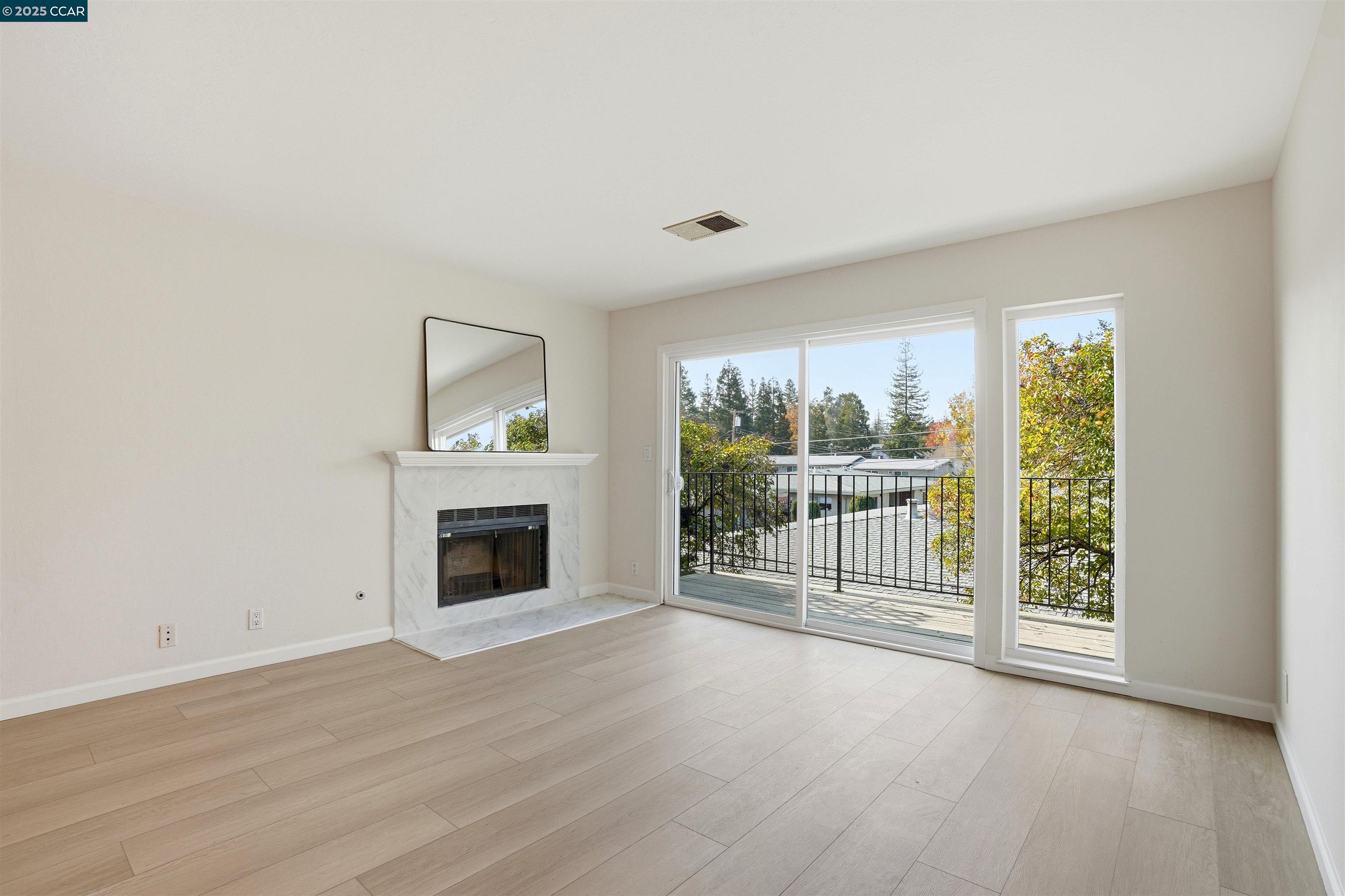 Detail Gallery Image 2 of 18 For 1077 Wesley Ct #7,  Walnut Creek,  CA 94597 - 2 Beds | 2 Baths